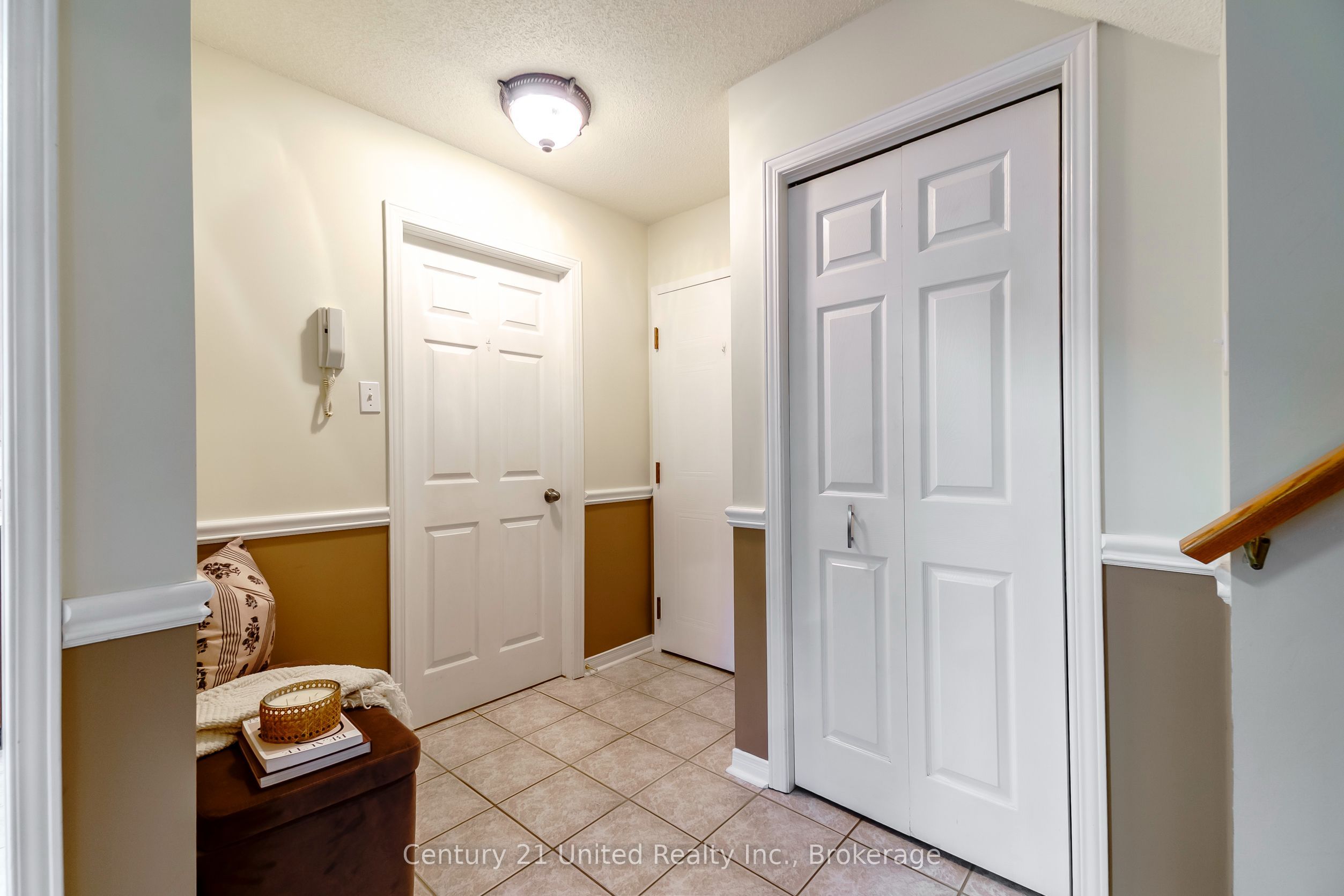 36 Champlain Crescent 15 Property Photo 3