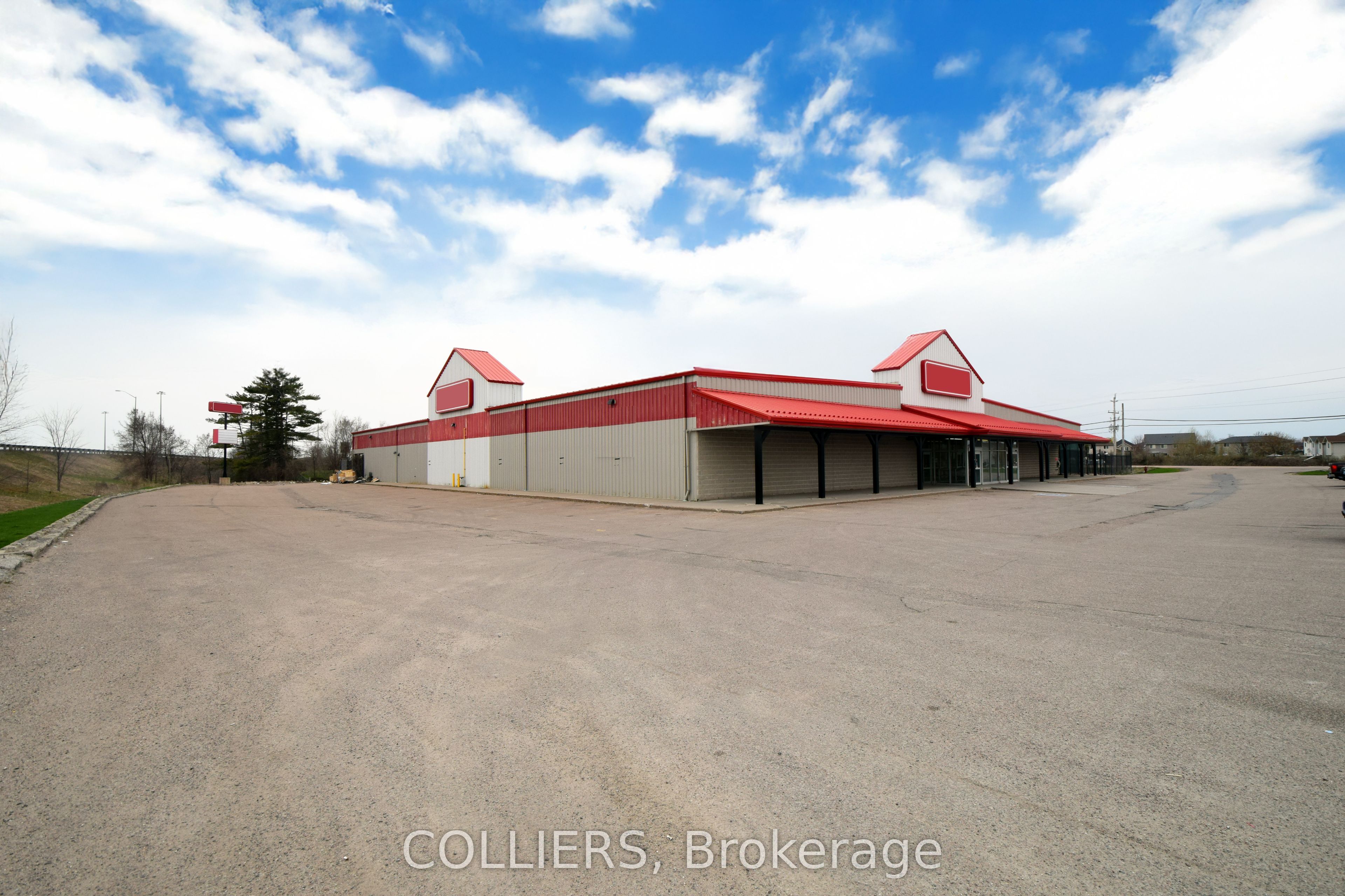 60 Staye Court Drive Property Photo 3