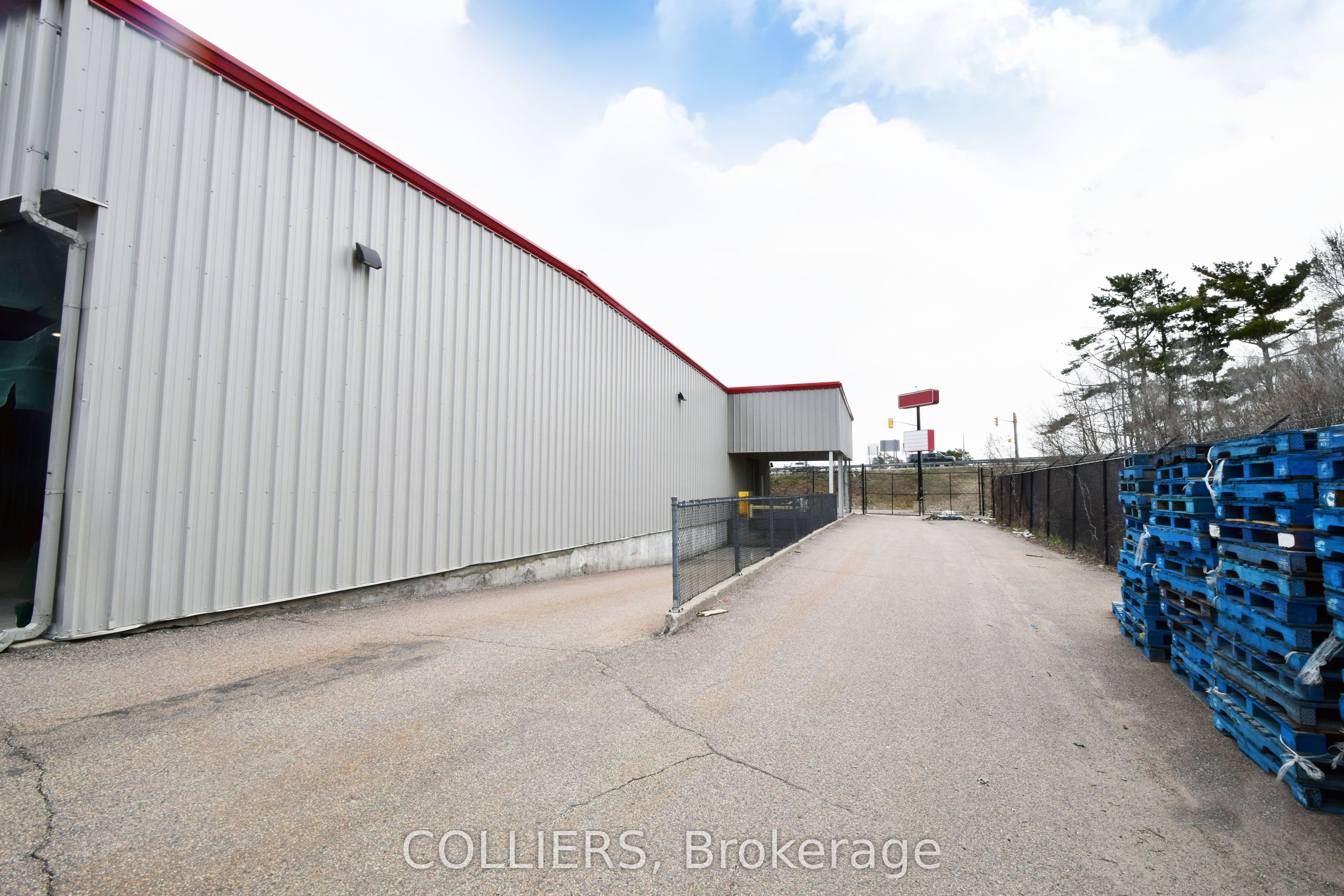 60 Staye Court Drive Property Photo 6