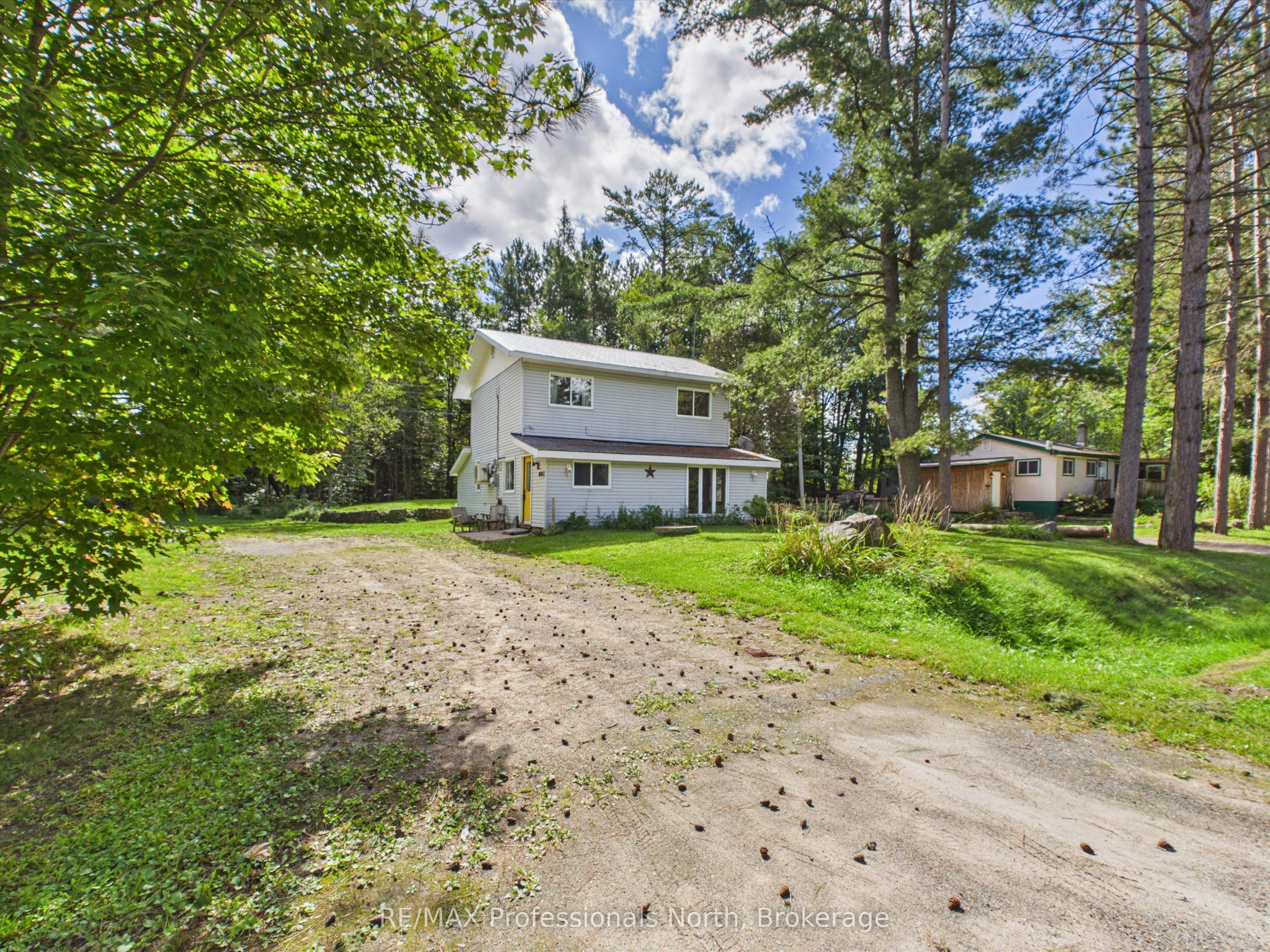 31 Hutcheson Beach Road E Property Photo 1