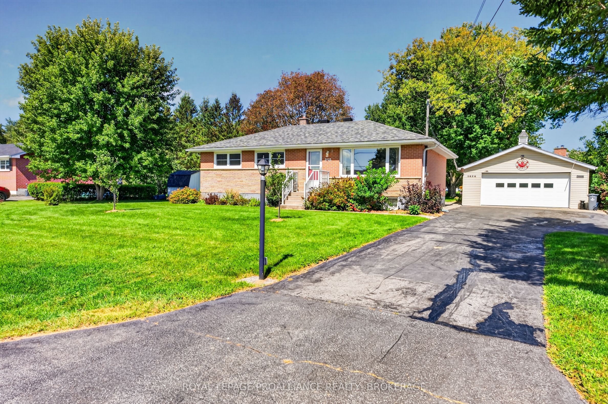 1424 Heath Street Property Photo 3