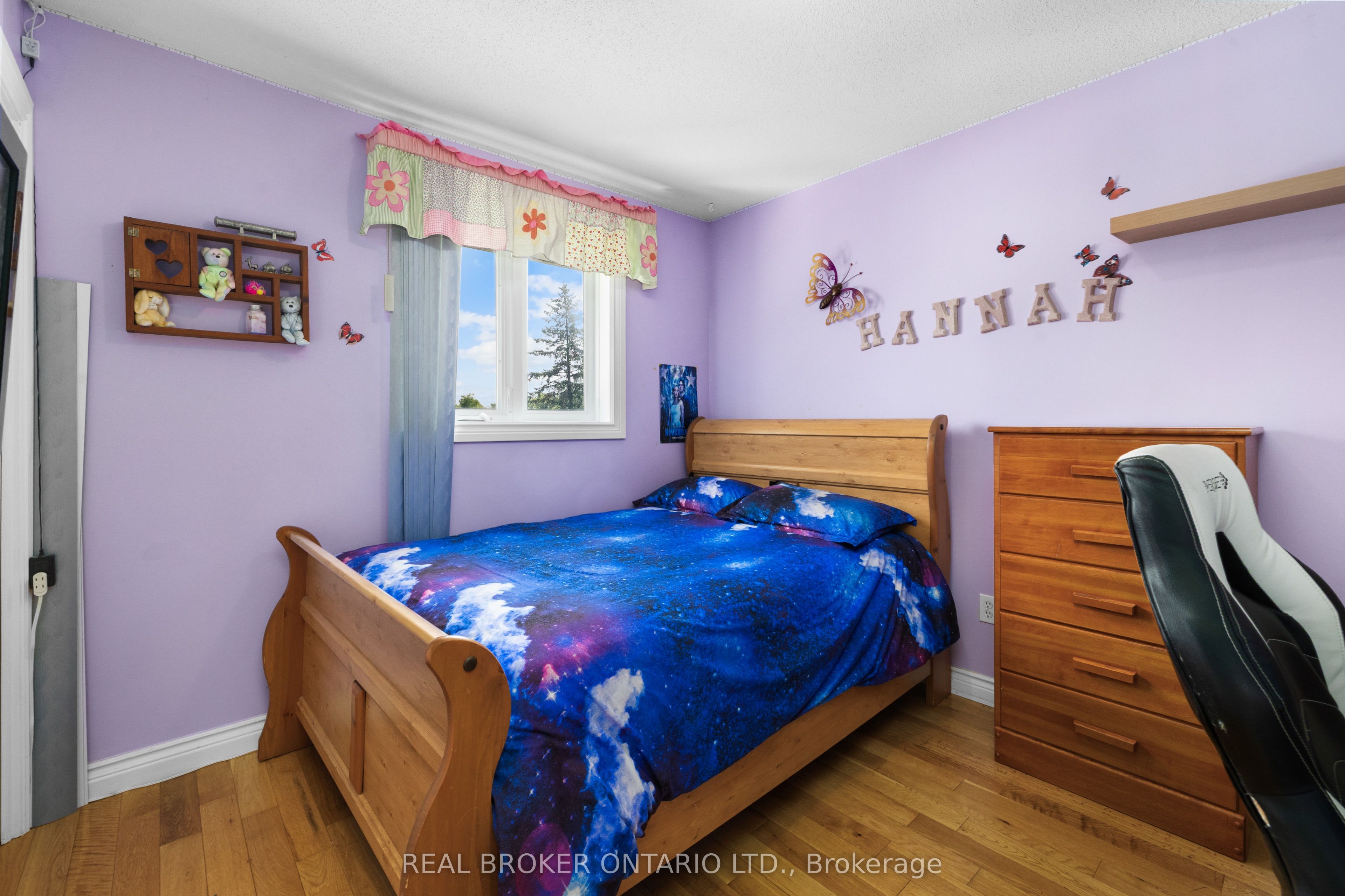 320 Clothier Street W Property Photo 27