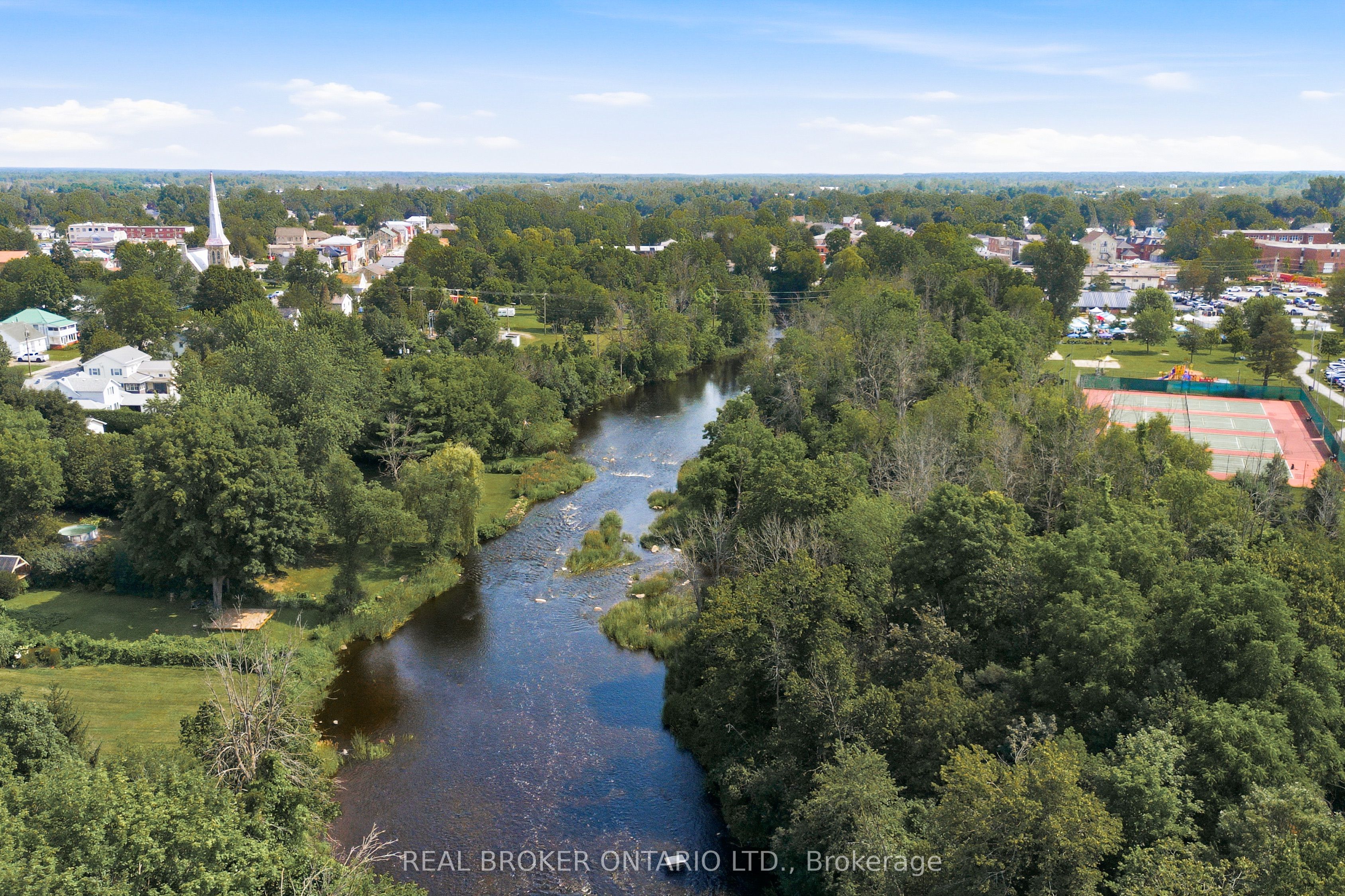 320 Clothier Street W Property Photo 37