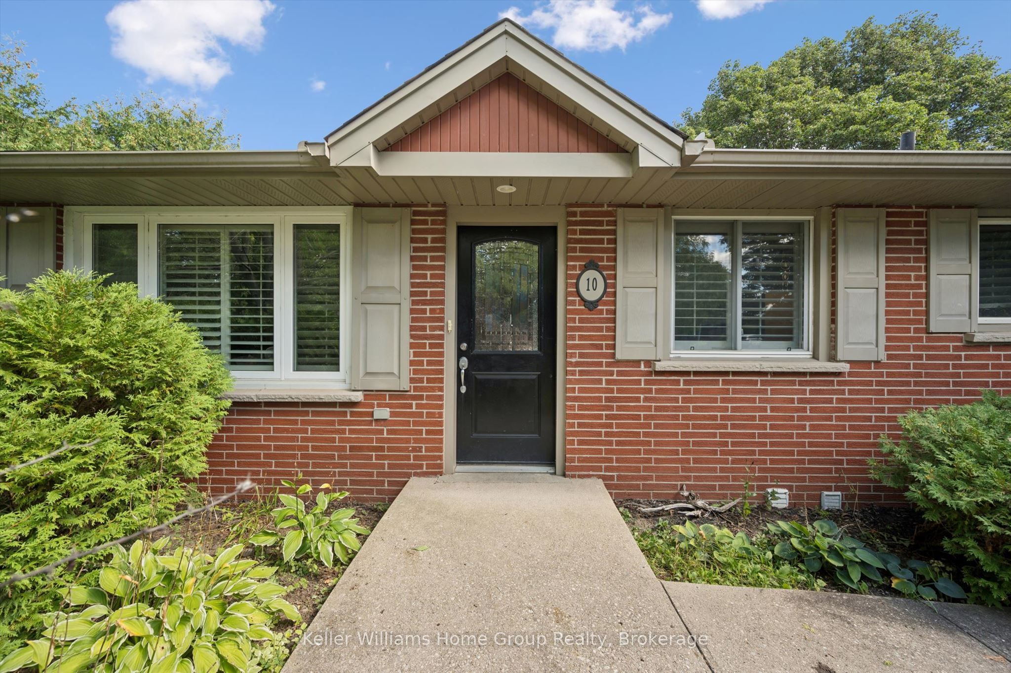 10 Picadilly Place Property Photo 1