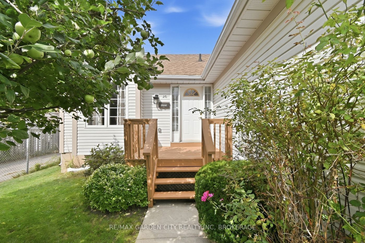 21 B Kelson Avenue N