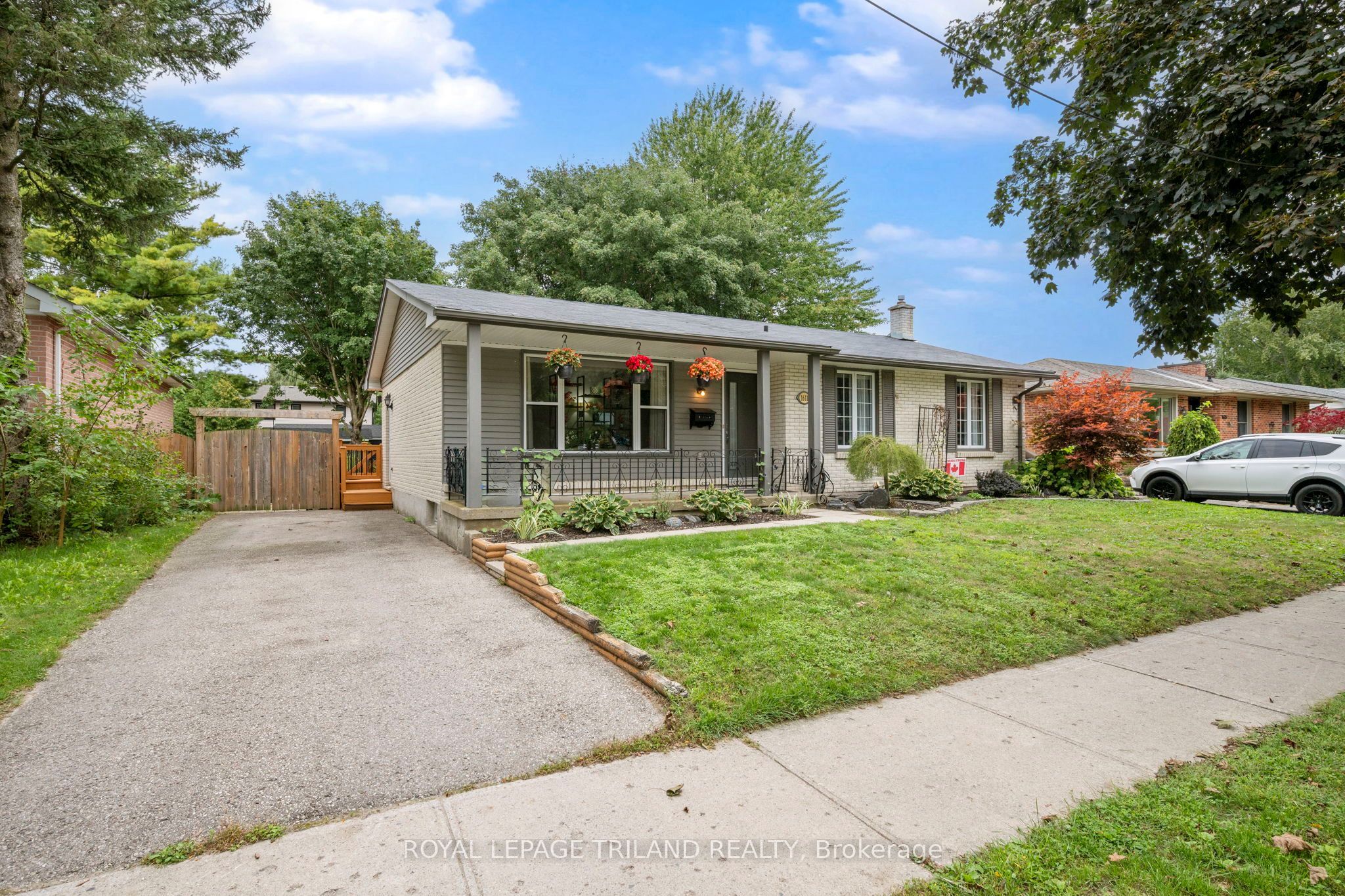 1611 Trossacks Avenue Property Photo 2