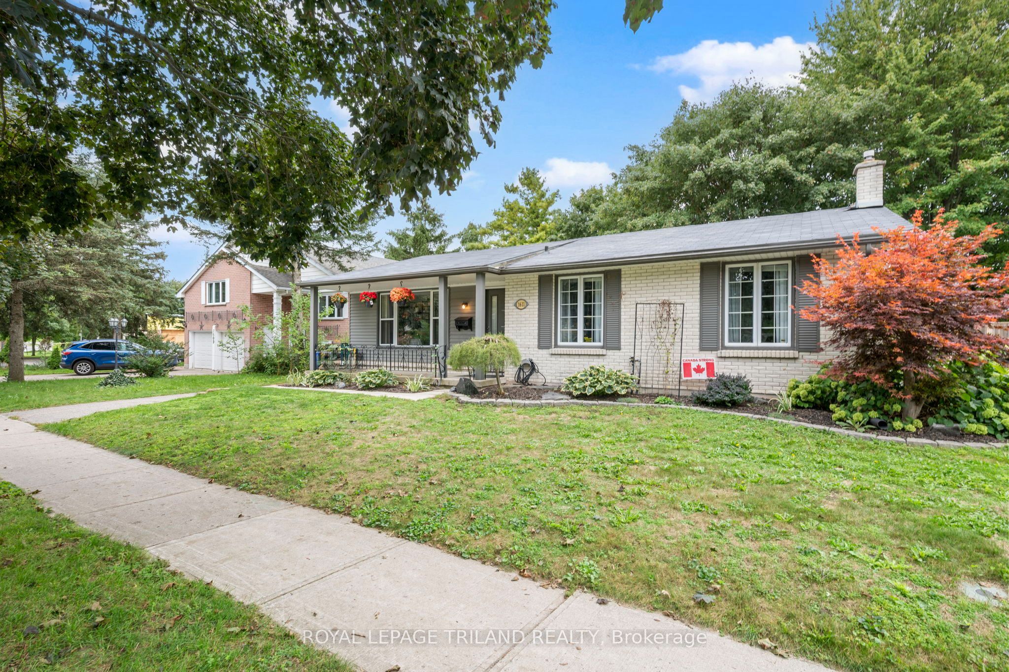 1611 Trossacks Avenue Property Photo 3