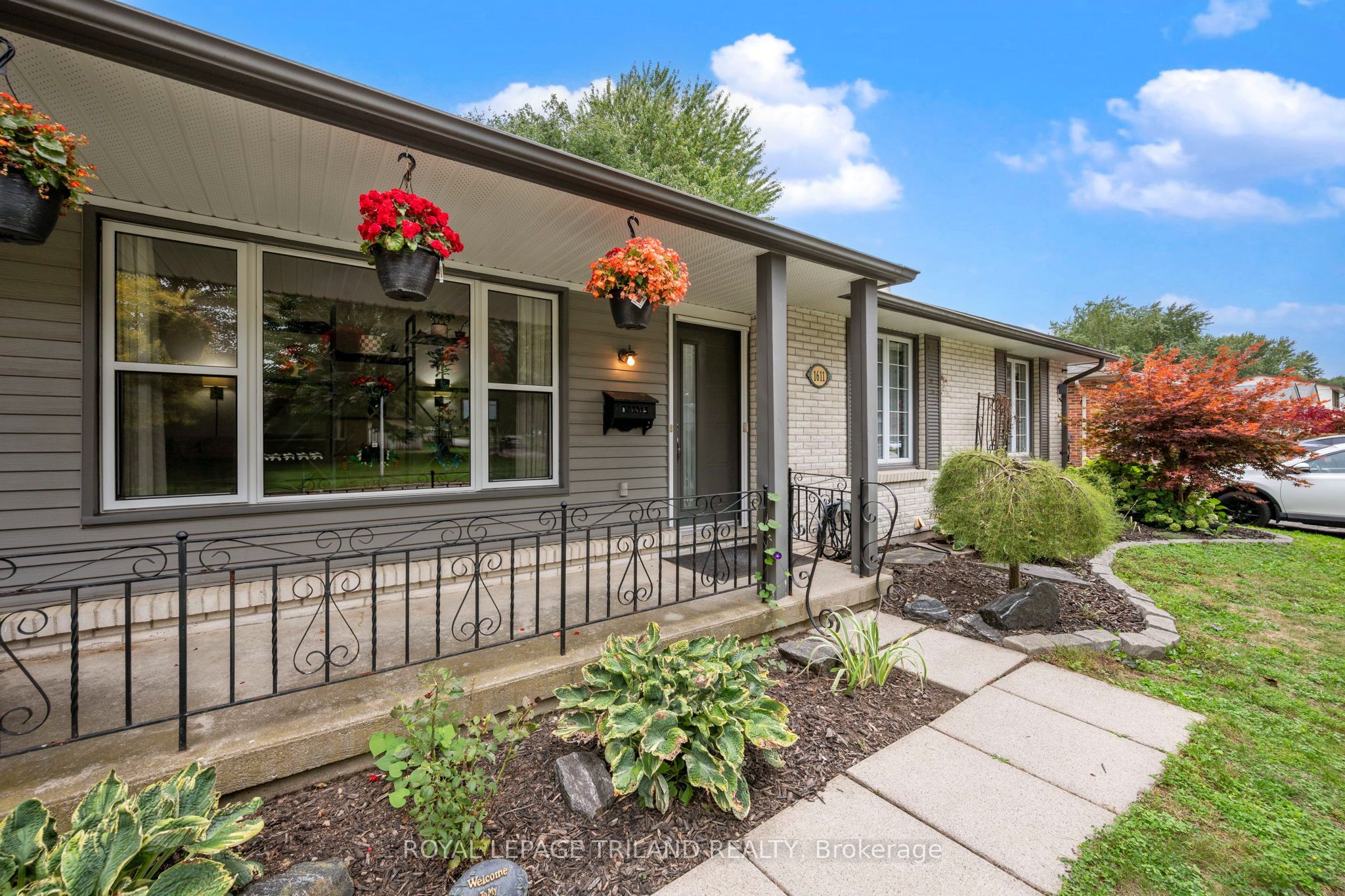 1611 Trossacks Avenue Property Photo 4