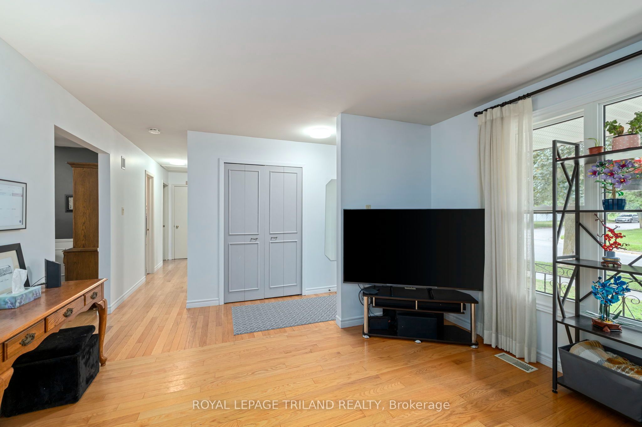 1611 Trossacks Avenue Property Photo 7