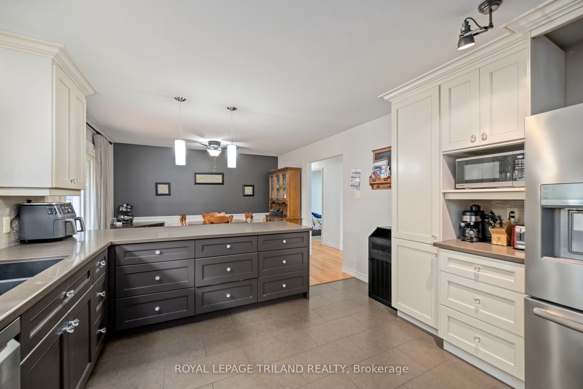 1611 Trossacks Avenue Property Photo 8