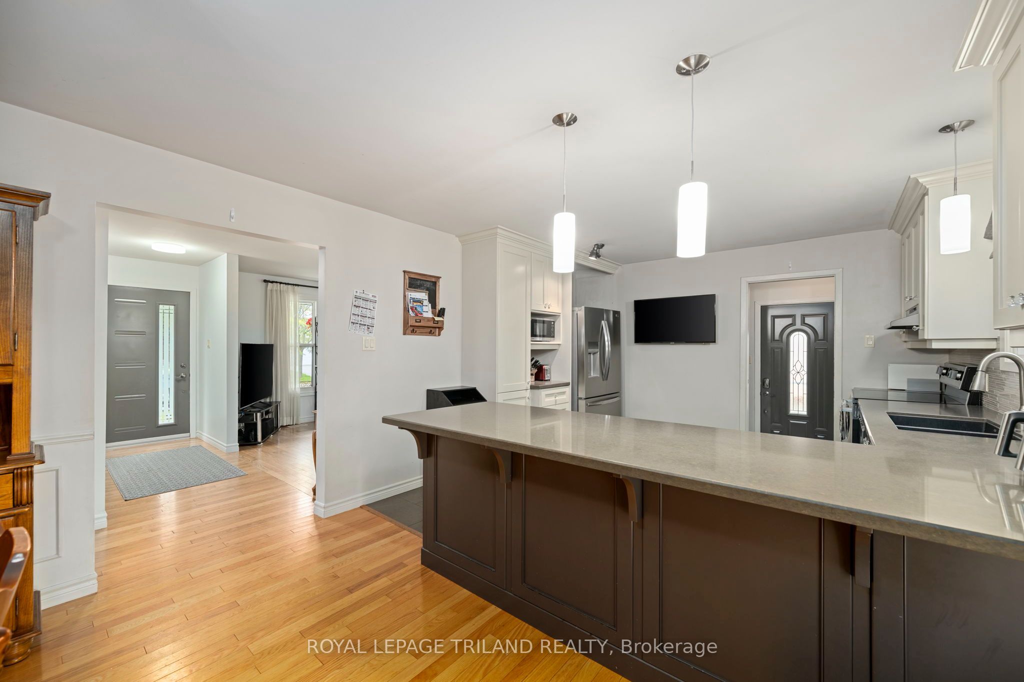 1611 Trossacks Avenue Property Photo 9
