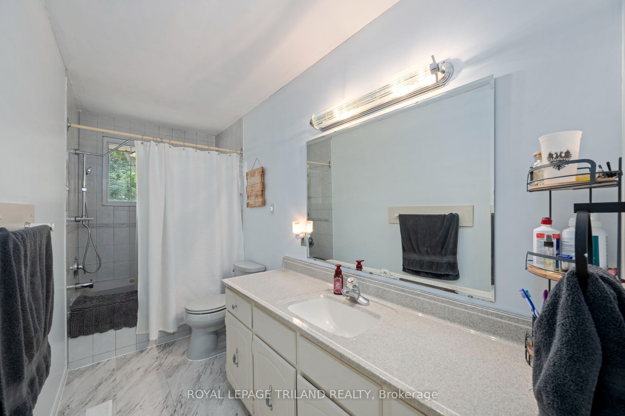 1611 Trossacks Avenue Property Photo 20