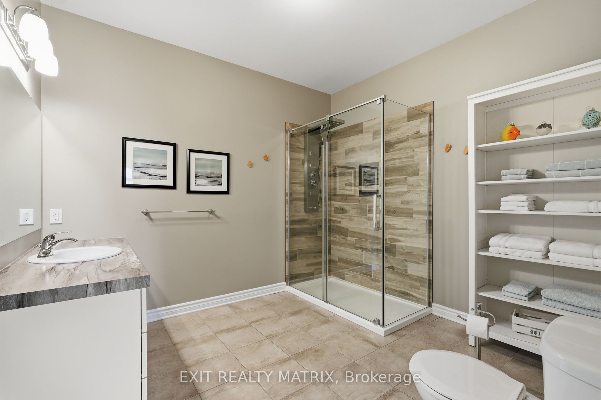 309 Colmar Street Property Photo 20