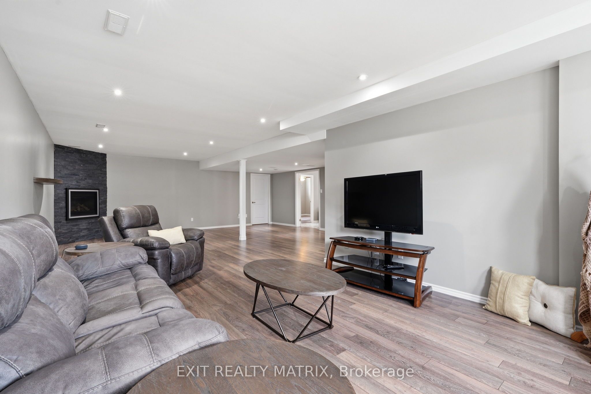 309 Colmar Street Property Photo 23