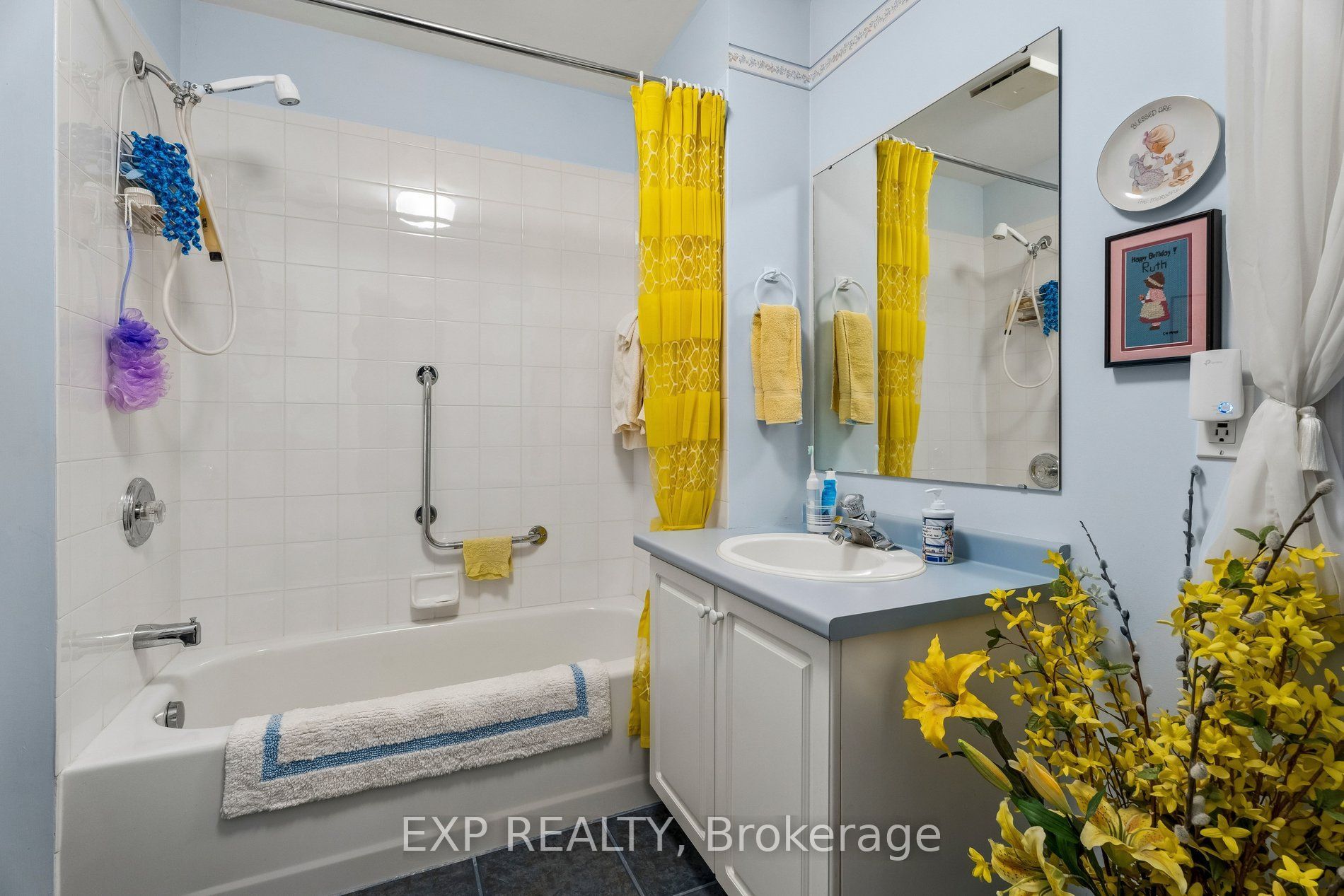 152 Dufferin Avenue 8 Property Photo 25