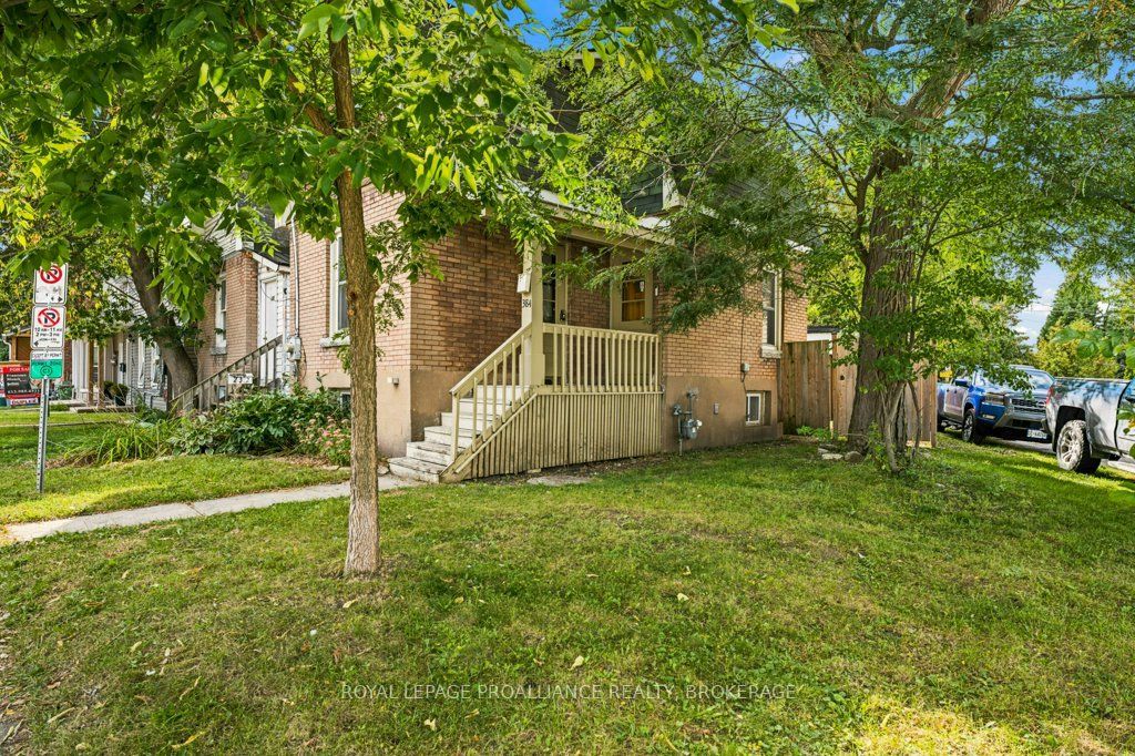 384 Barrie Street Property Photo 2