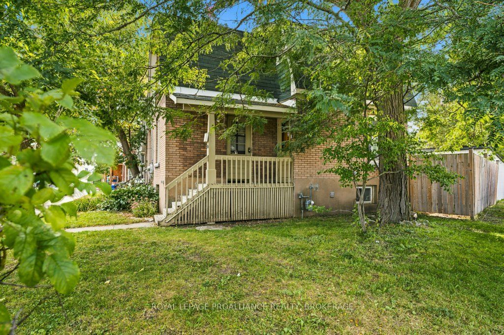 384 Barrie Street Property Photo 3