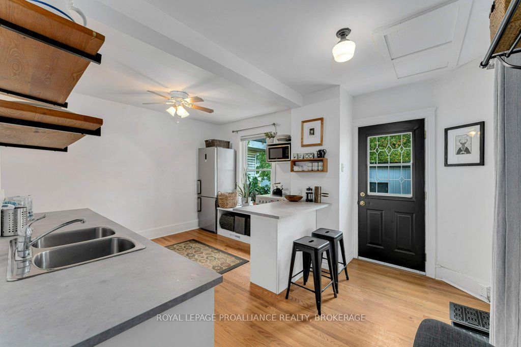 384 Barrie Street Property Photo 5
