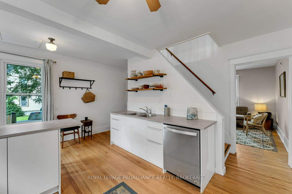 384 Barrie Street Property Photo 7