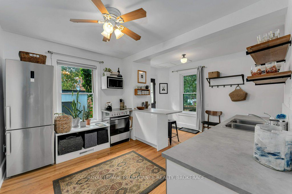 384 Barrie Street Property Photo 8