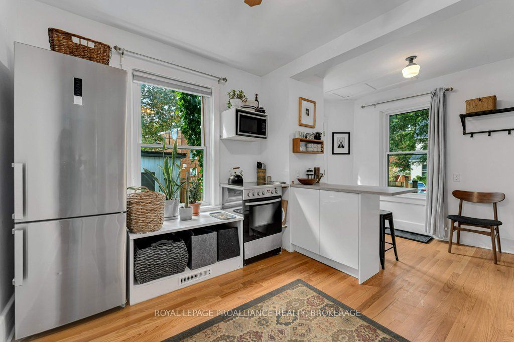 384 Barrie Street Property Photo 9