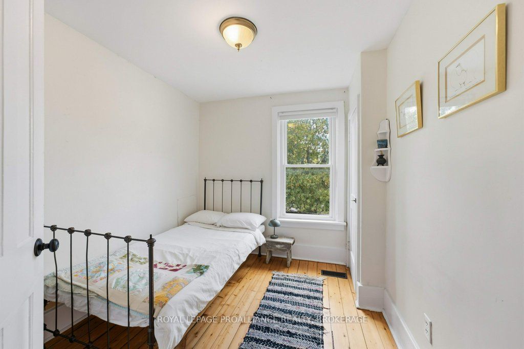 384 Barrie Street Property Photo 17