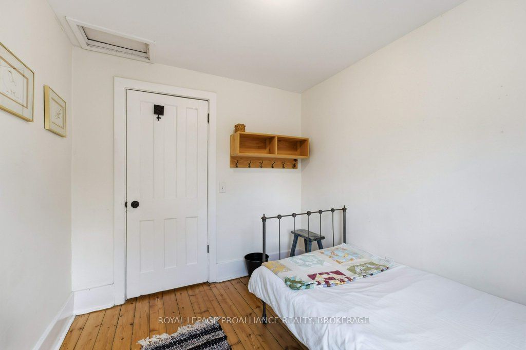 384 Barrie Street Property Photo 18