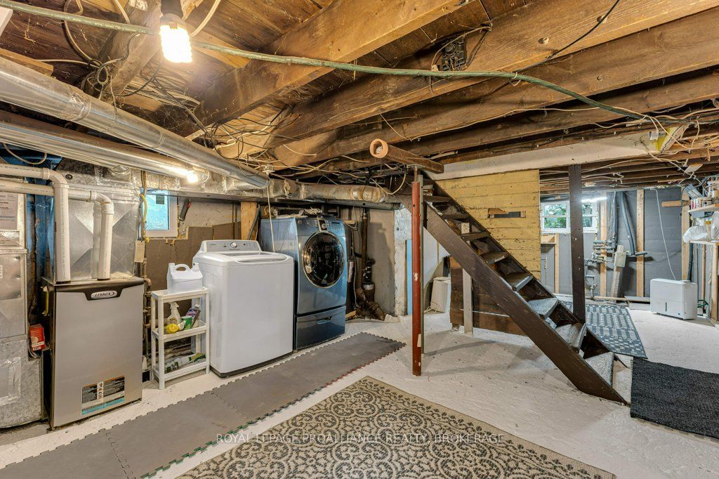 384 Barrie Street Property Photo 22