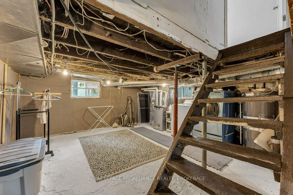 384 Barrie Street Property Photo 24