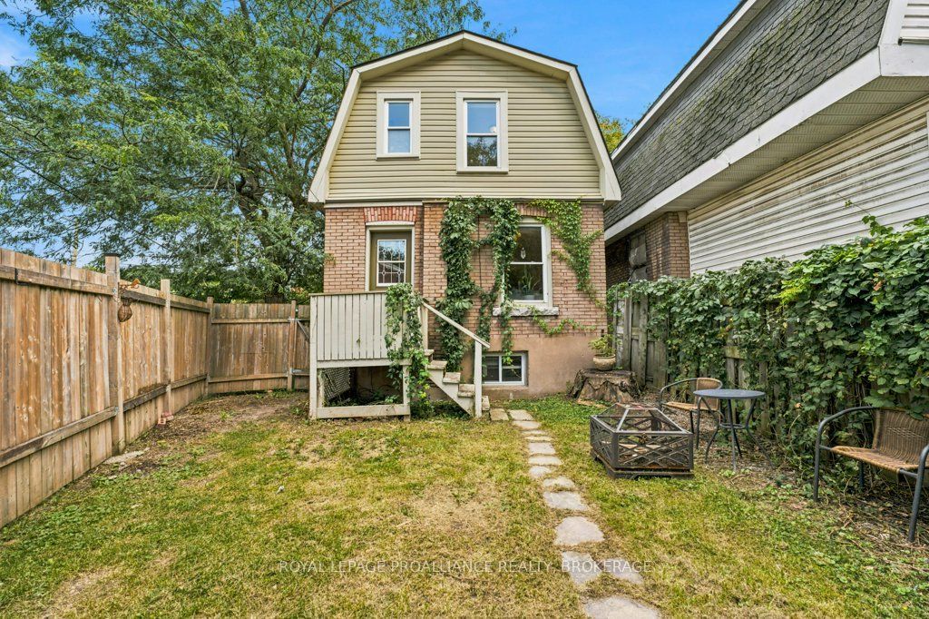 384 Barrie Street Property Photo 29