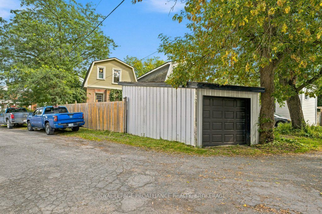 384 Barrie Street Property Photo 30