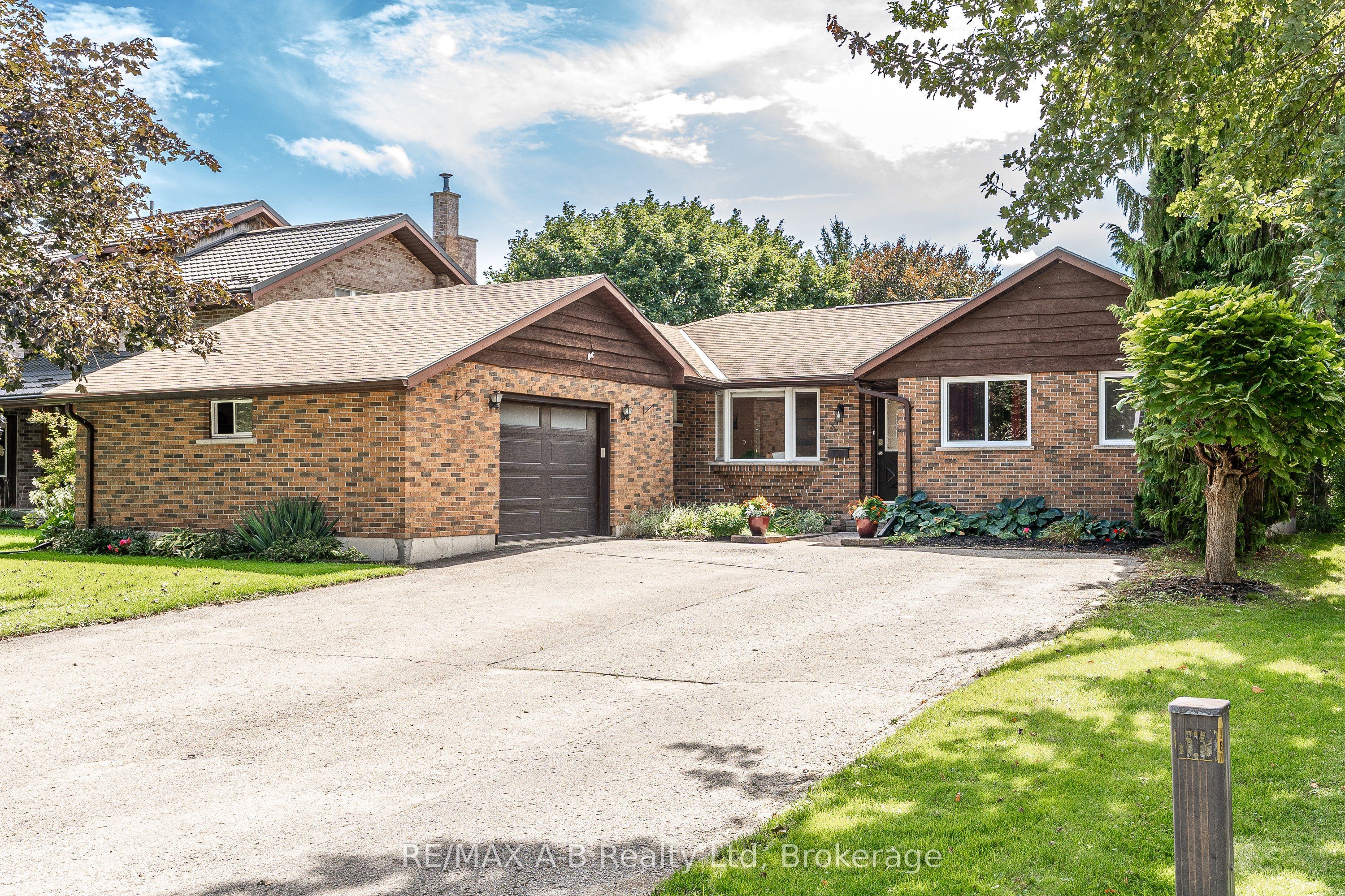 332 Widder Street E Property Photo 1