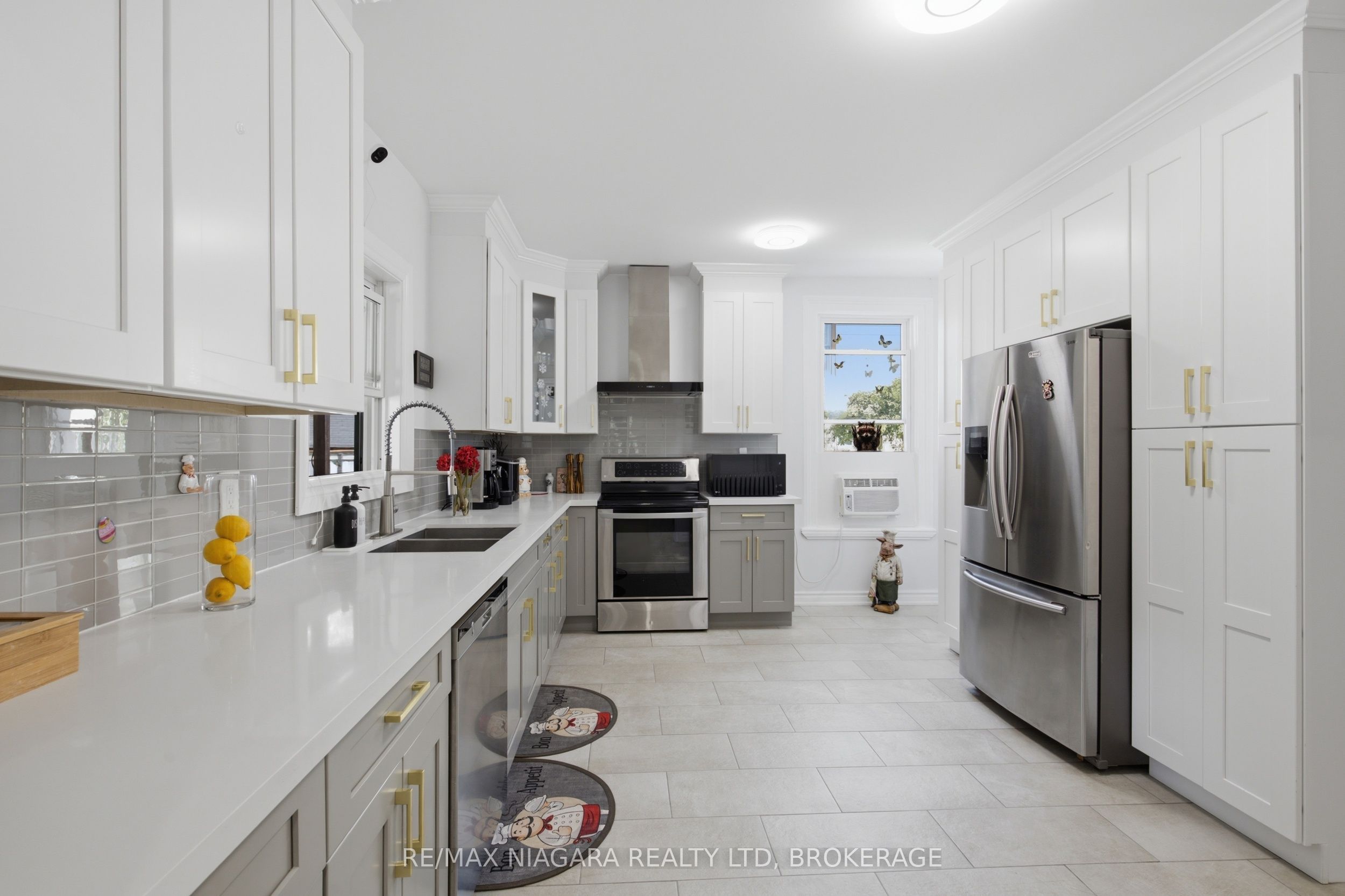 4291 Simcoe Street Property Photo 12