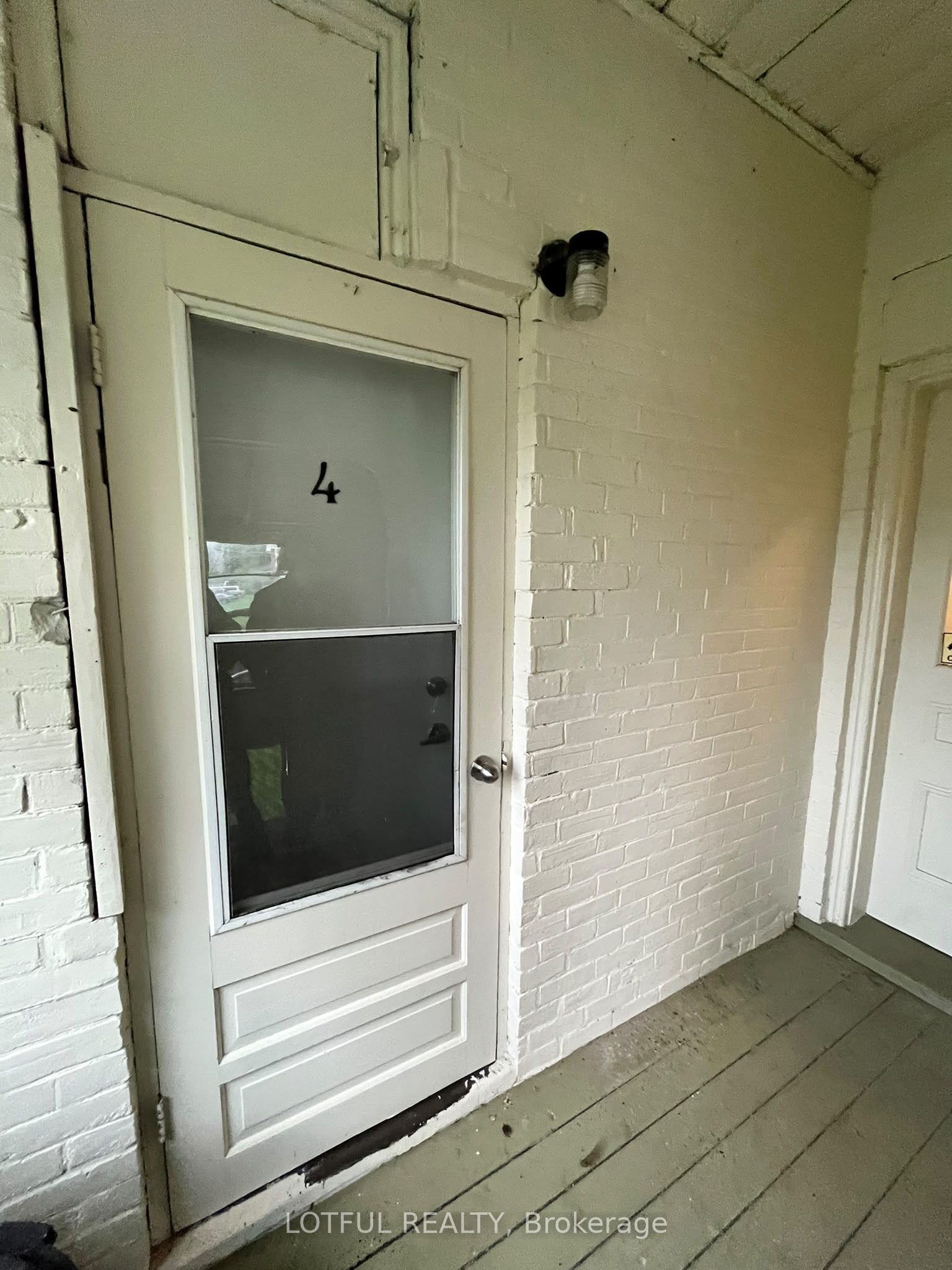 33 Lakeshore Drive 4 Property Photo 2