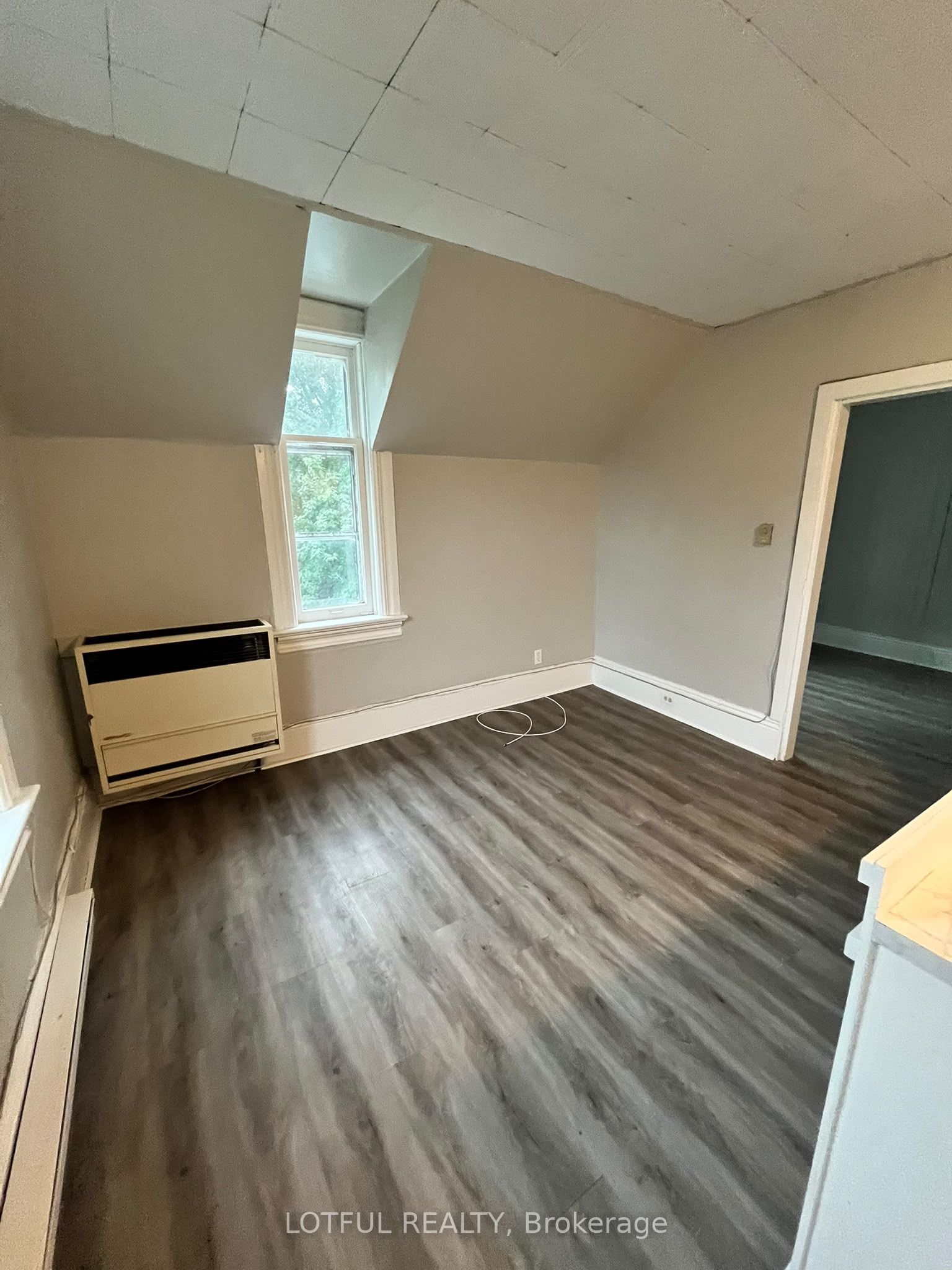 33 Lakeshore Drive 4 Property Photo 12