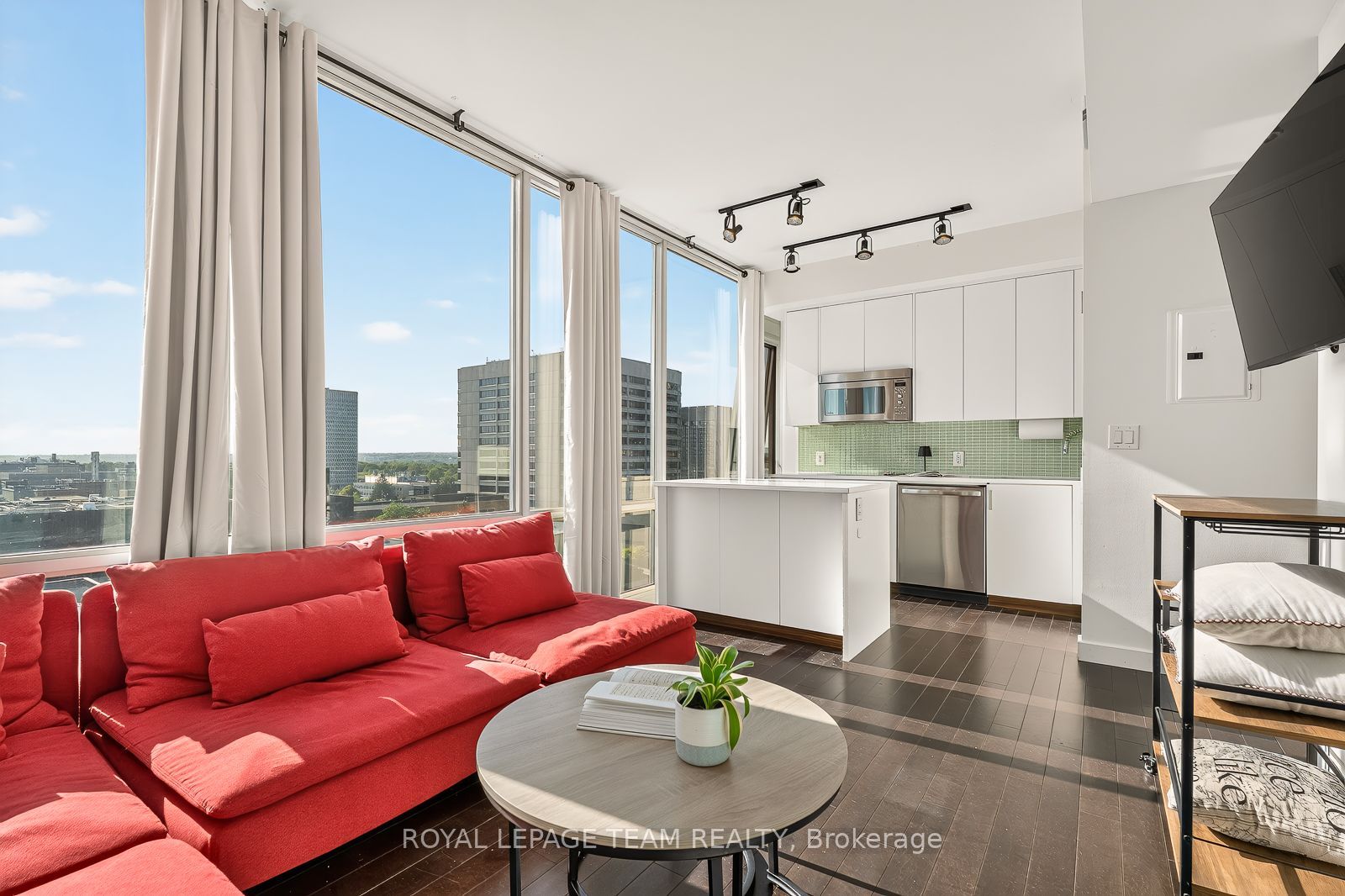 201 Parkdale Avenue 1005 Property Photo 8