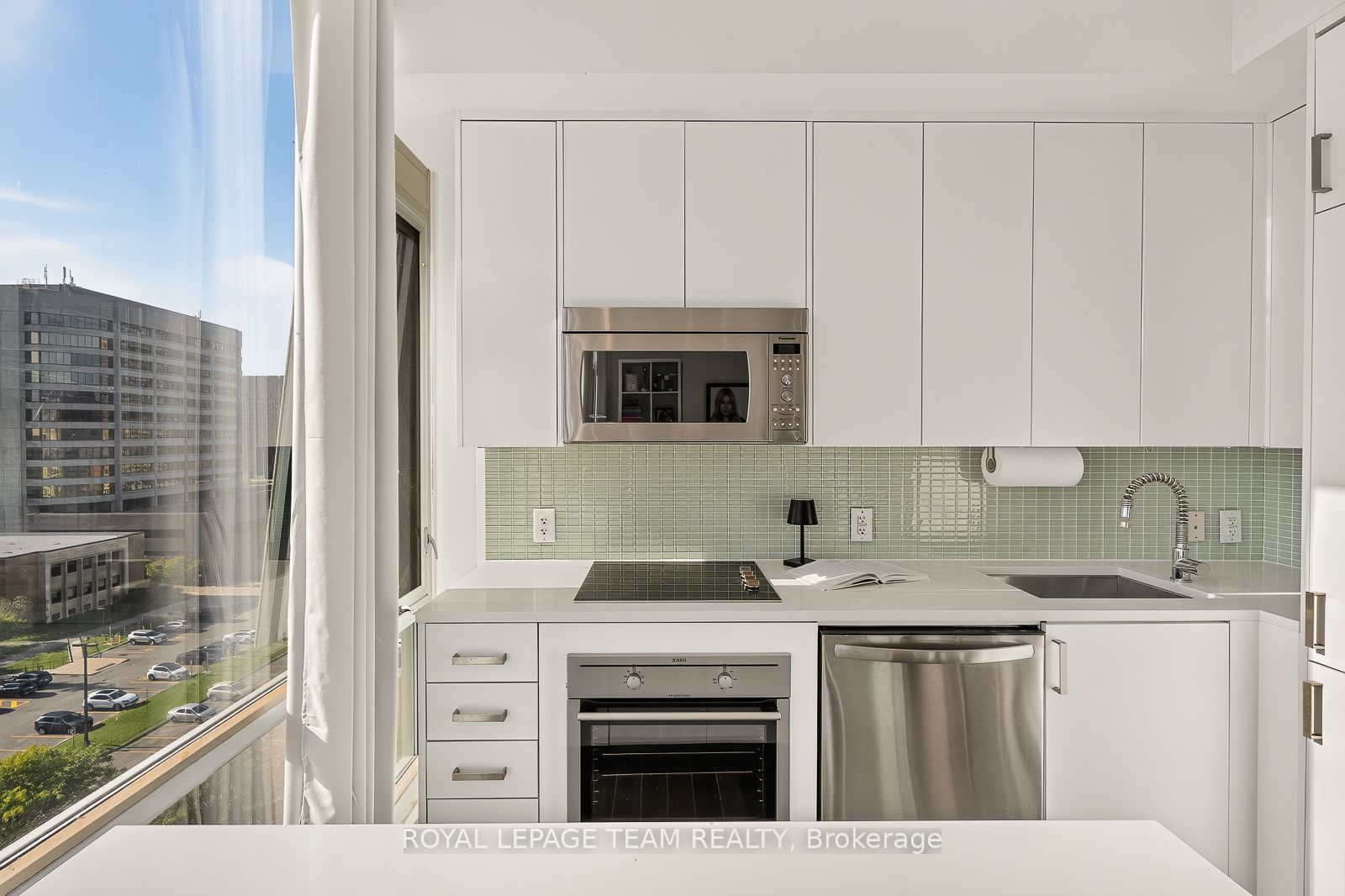 201 Parkdale Avenue 1005 Property Photo 16