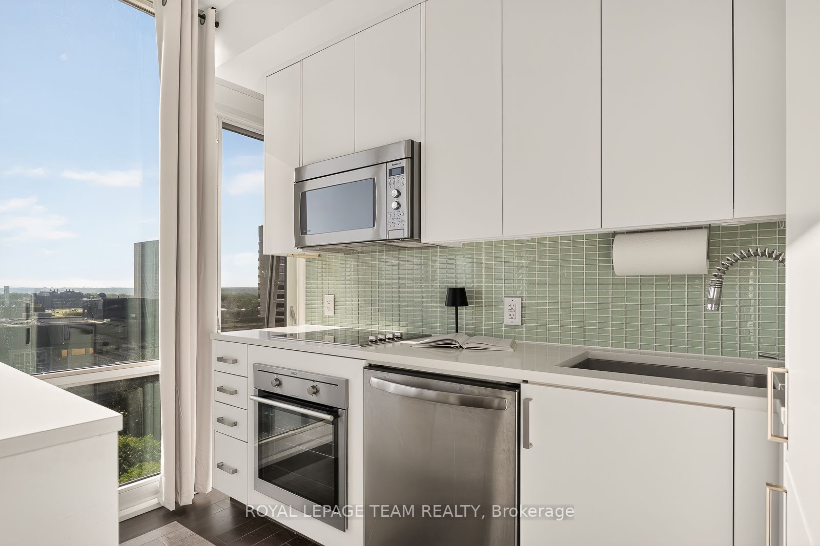 201 Parkdale Avenue 1005 Property Photo 17