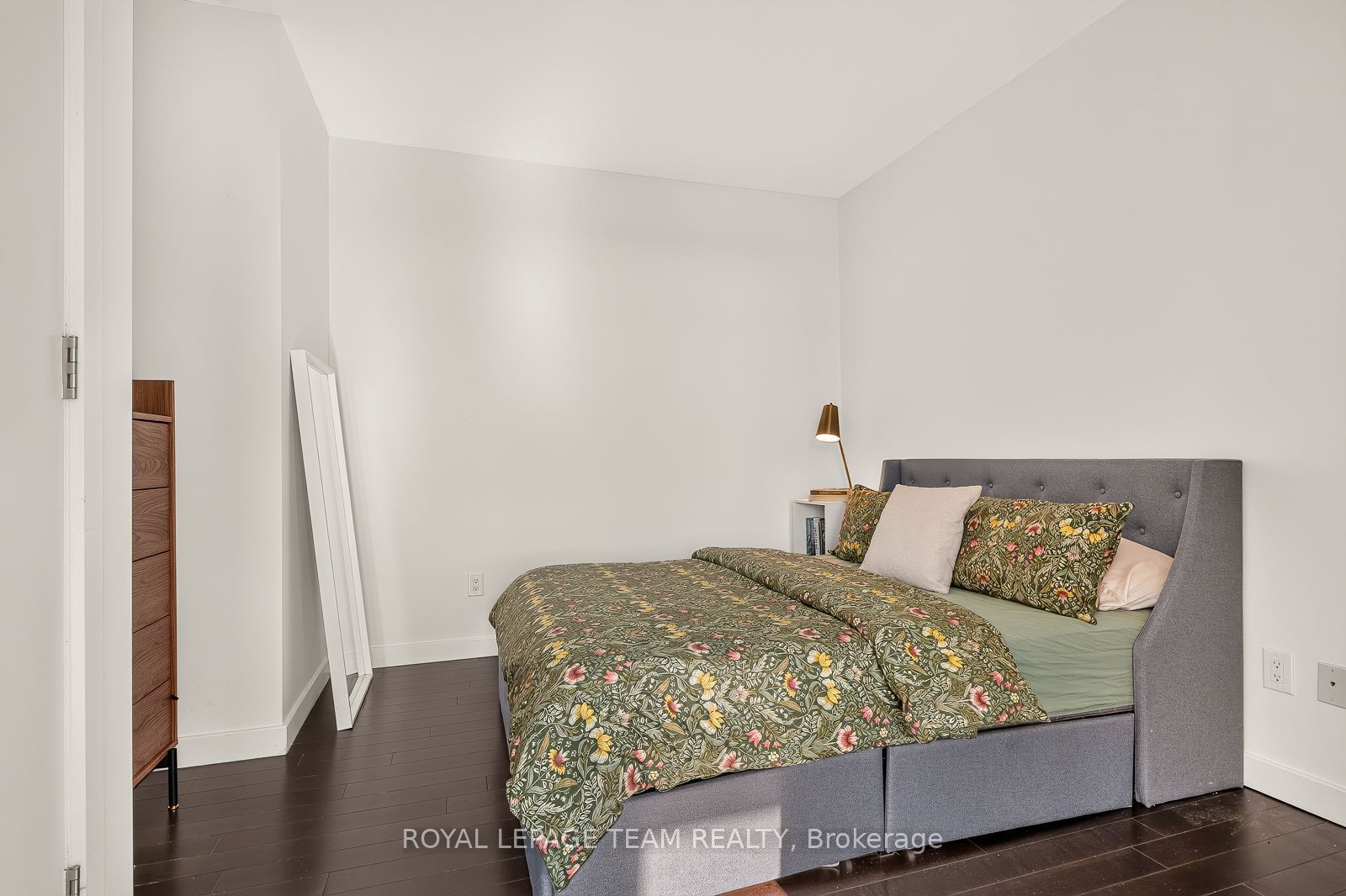 201 Parkdale Avenue 1005 Property Photo 20
