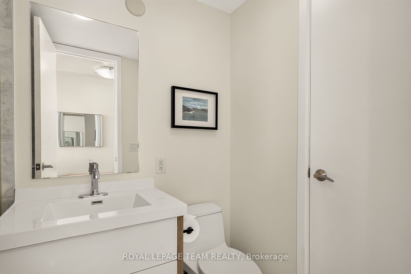 201 Parkdale Avenue 1005 Property Photo 22