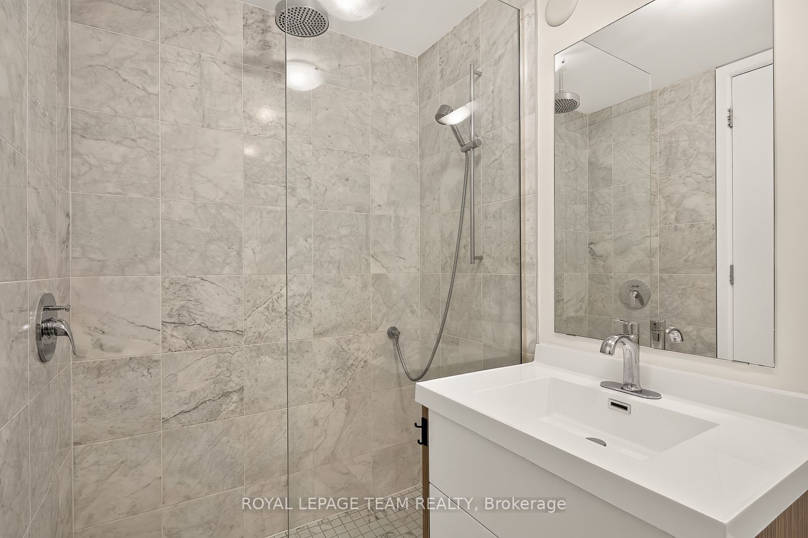 201 Parkdale Avenue 1005 Property Photo 23
