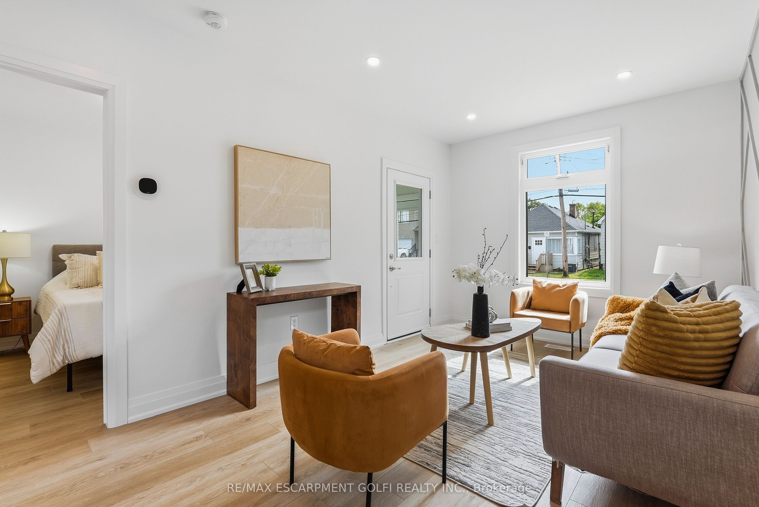 19 Vansitmart Avenue Property Photo 8