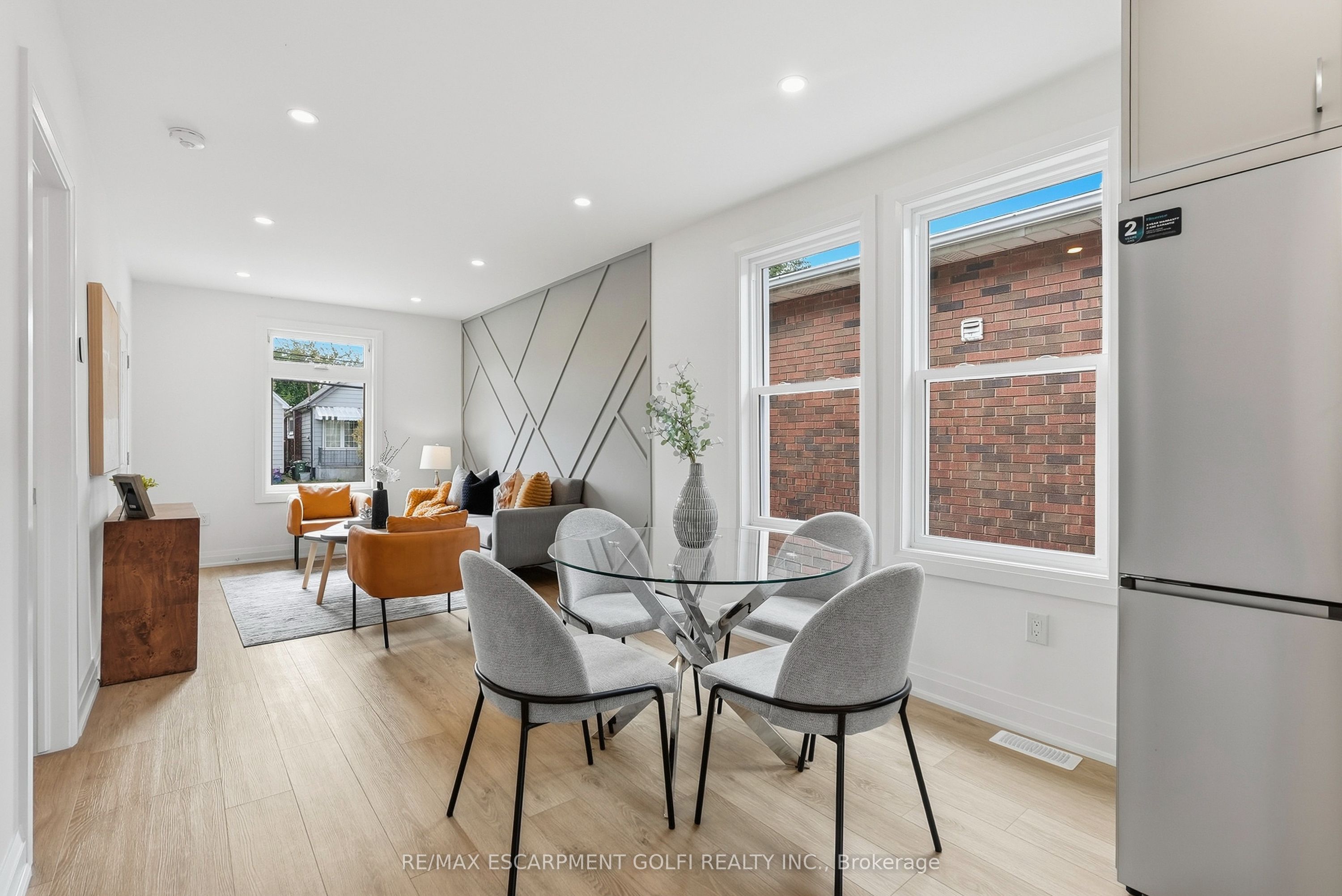 19 Vansitmart Avenue Property Photo 10