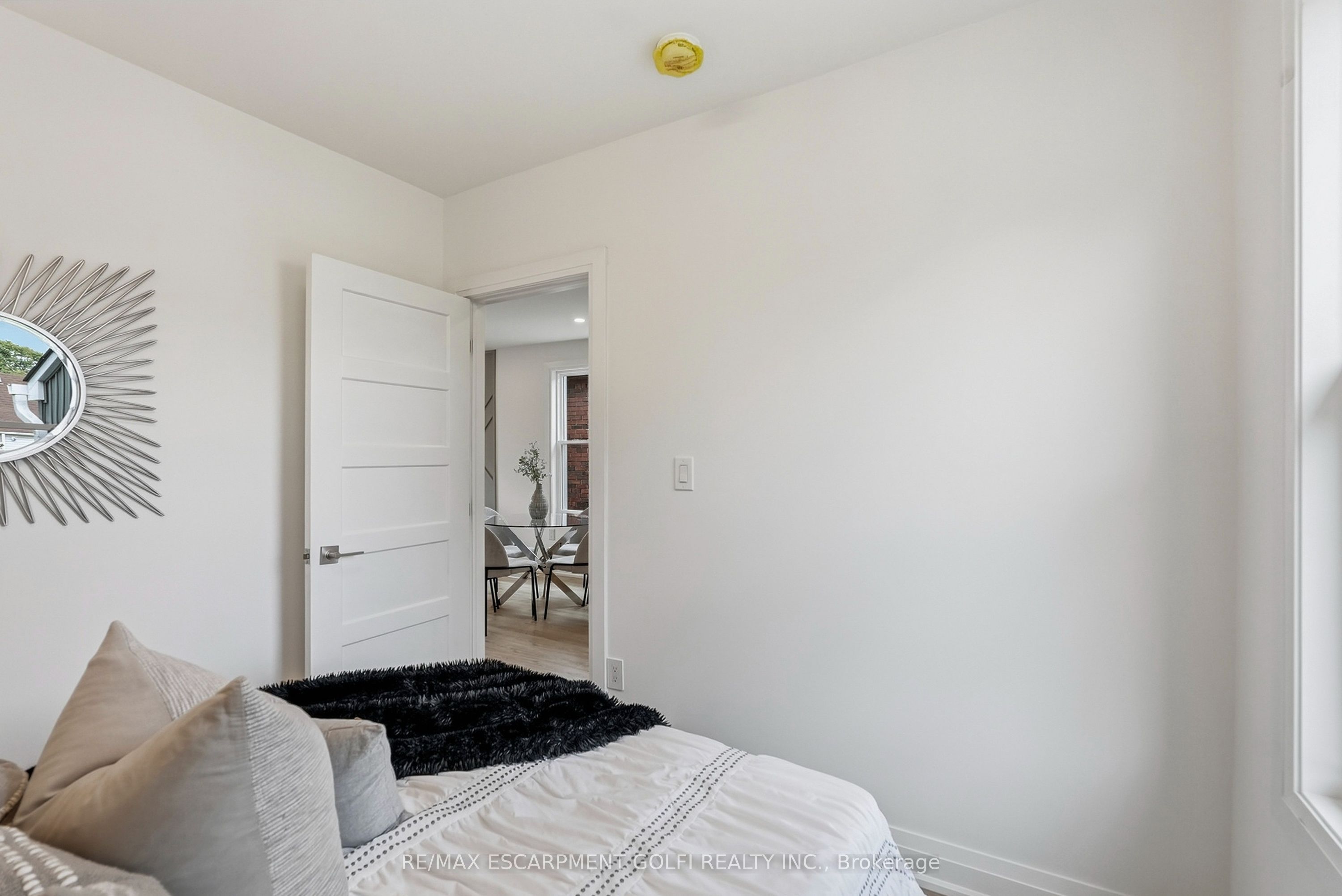 19 Vansitmart Avenue Property Photo 15