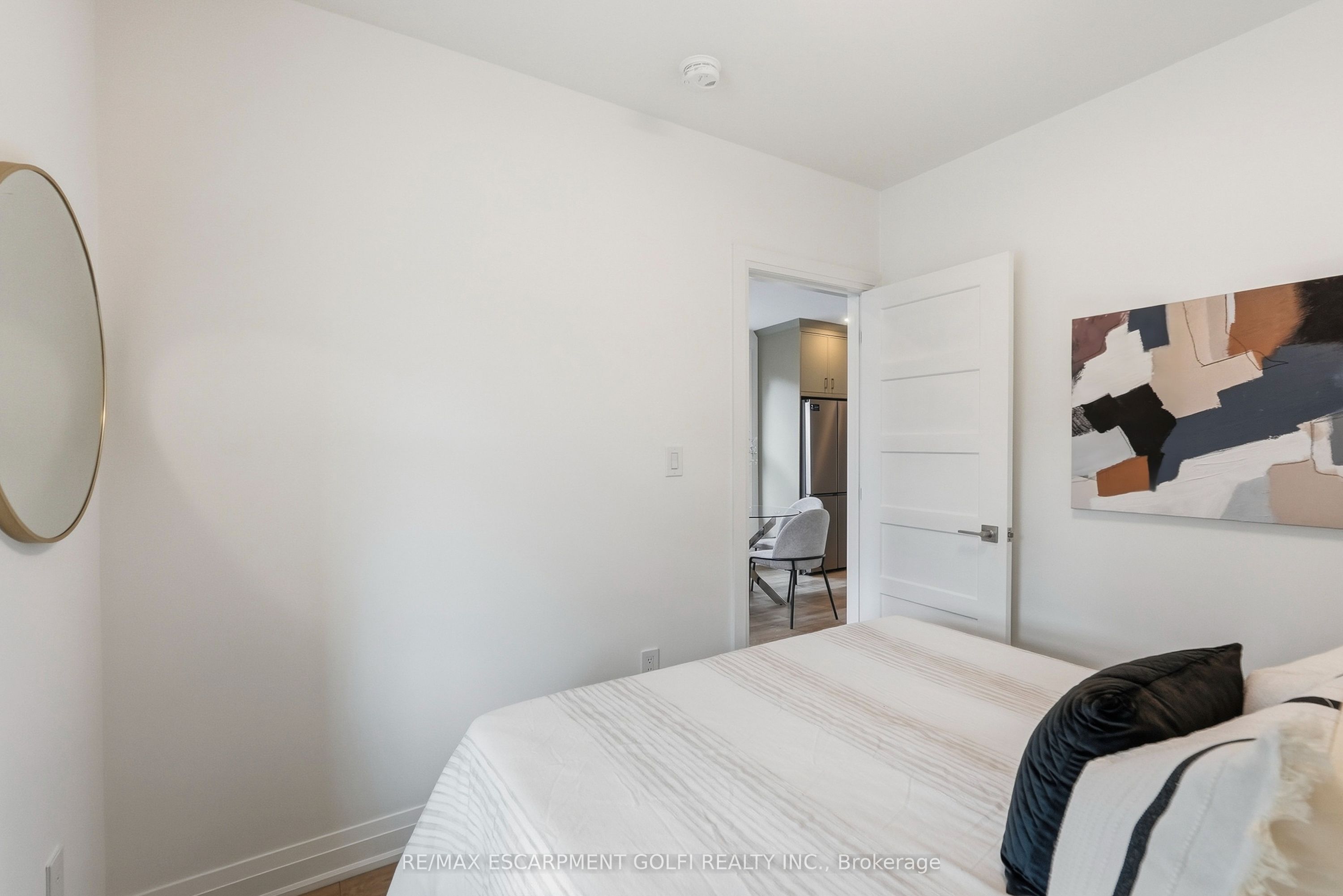 19 Vansitmart Avenue Property Photo 17