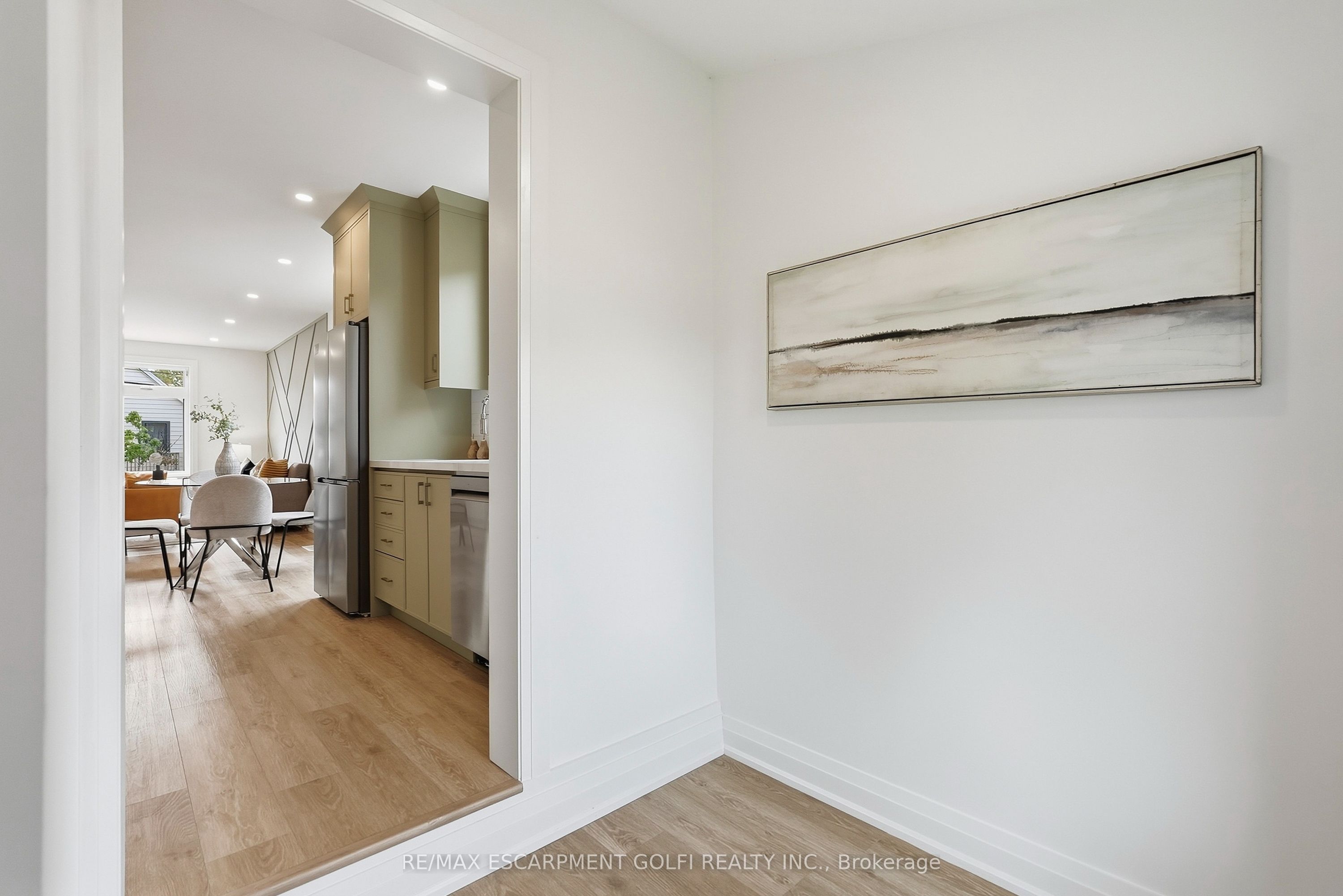 19 Vansitmart Avenue Property Photo 19