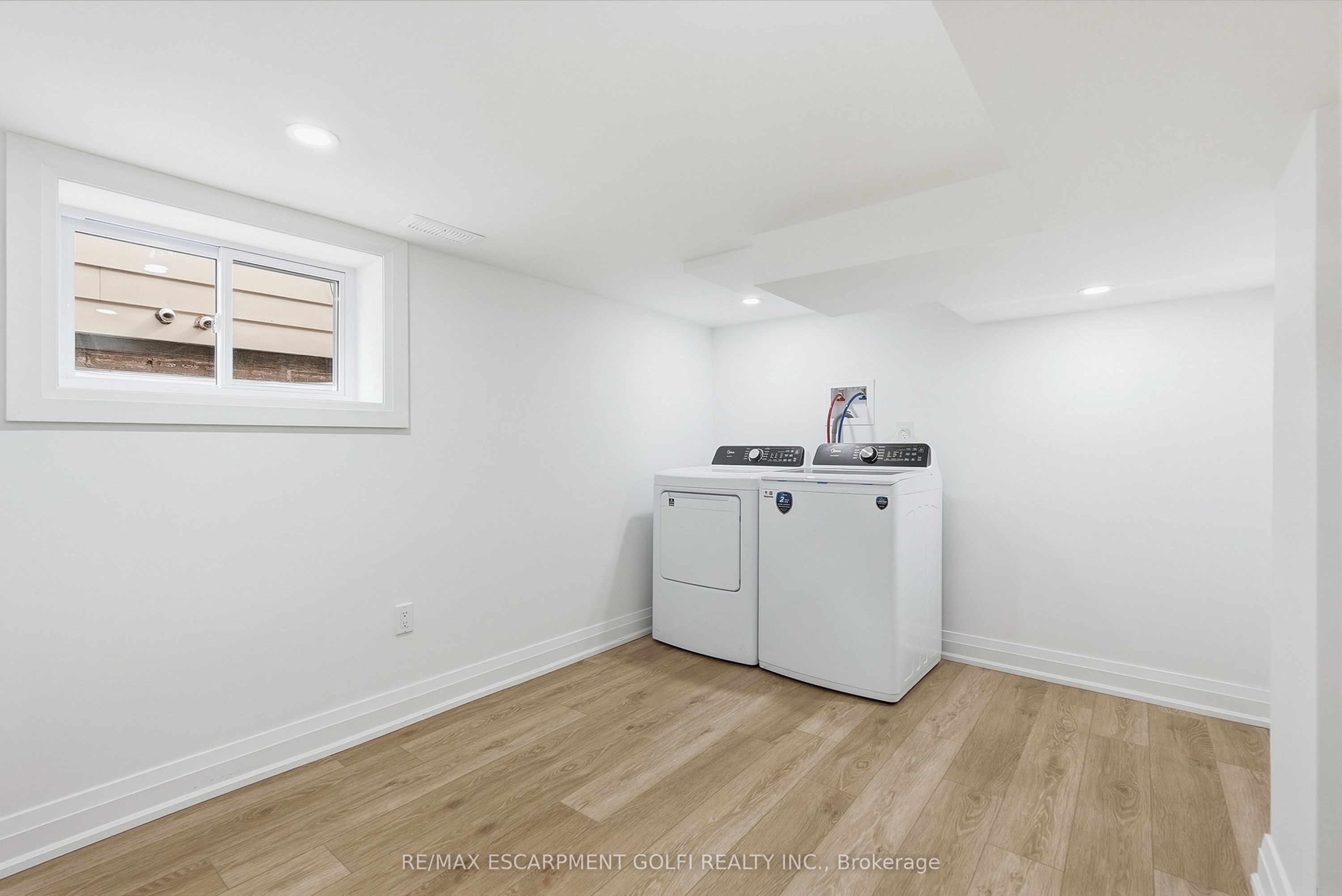19 Vansitmart Avenue Property Photo 24