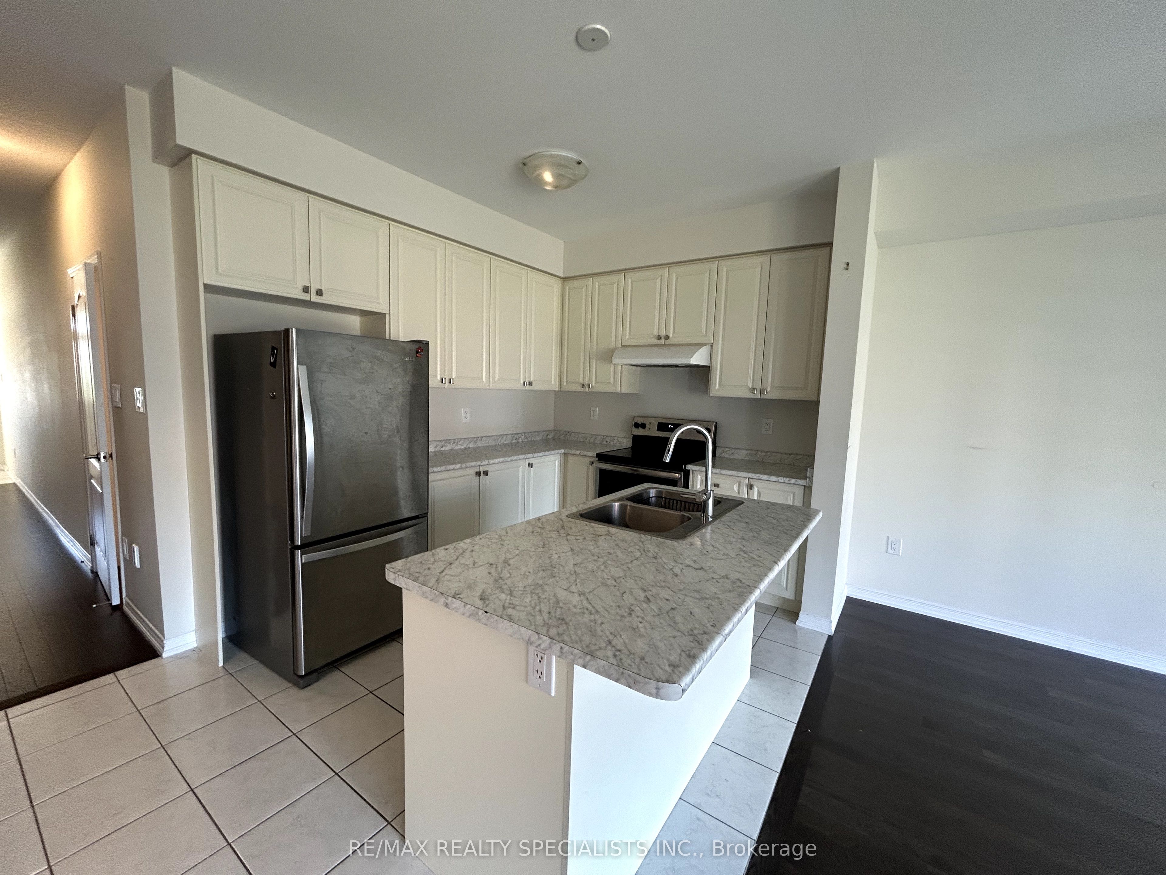 8749 Sourgum Avenue Property Photo 4