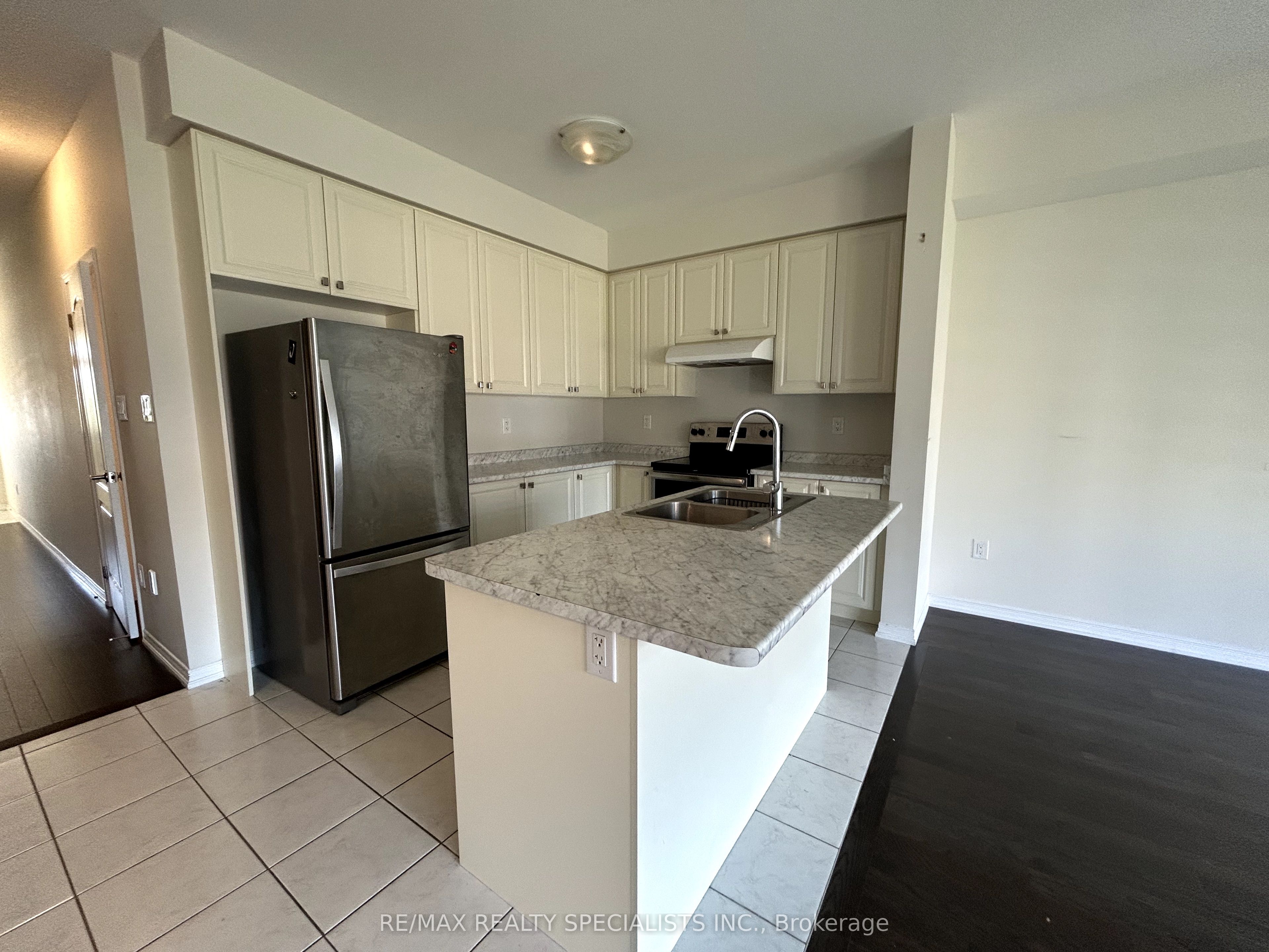 8749 Sourgum Avenue Property Photo 5