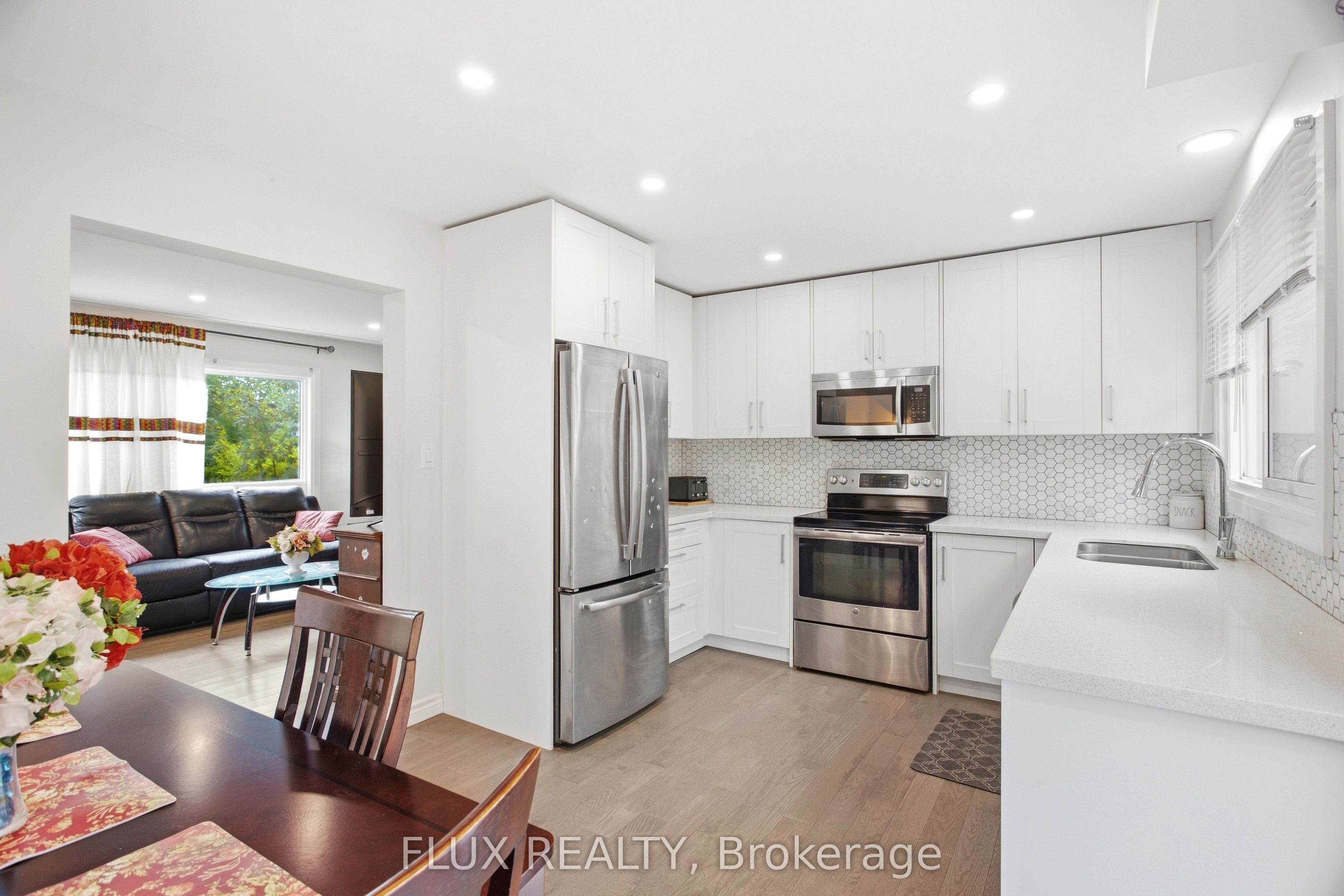 10 Jean Avenue Property Photo 9